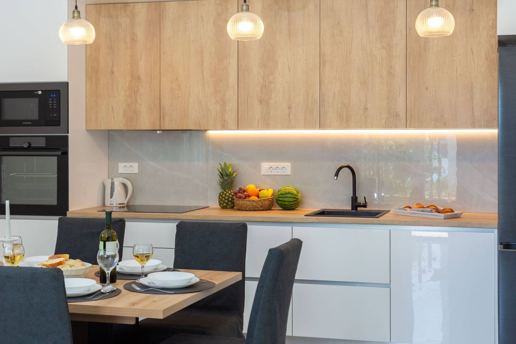 Contemporary Apartment with Terrace and Spacious Garden - Two Bedroom Apartment with Terrace-Cuisine