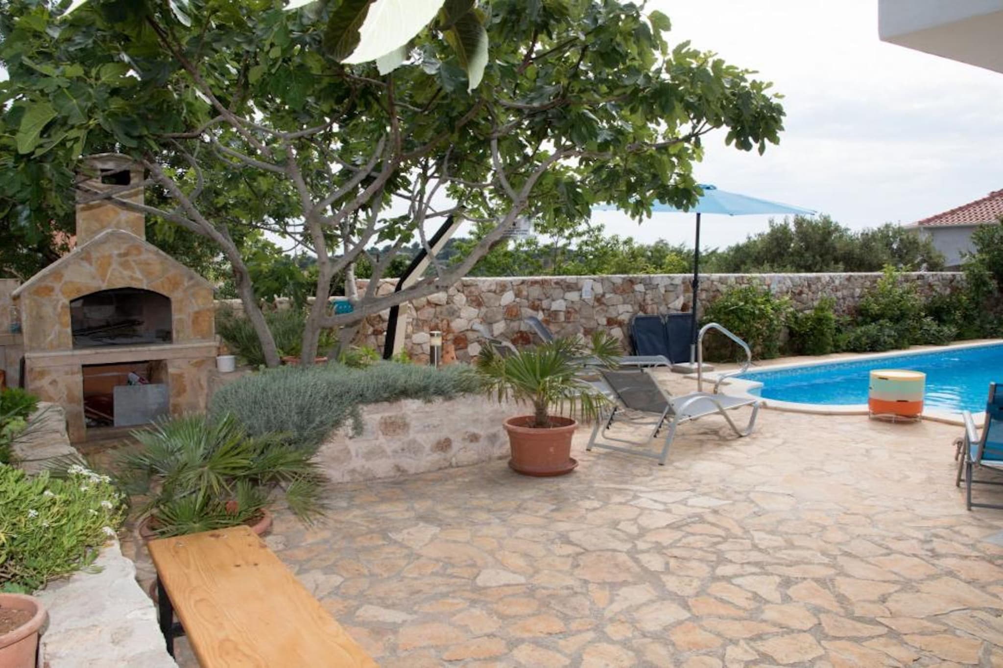Apartments Francesco - Two Bedroom Apartment with Shared Pool-Piscine