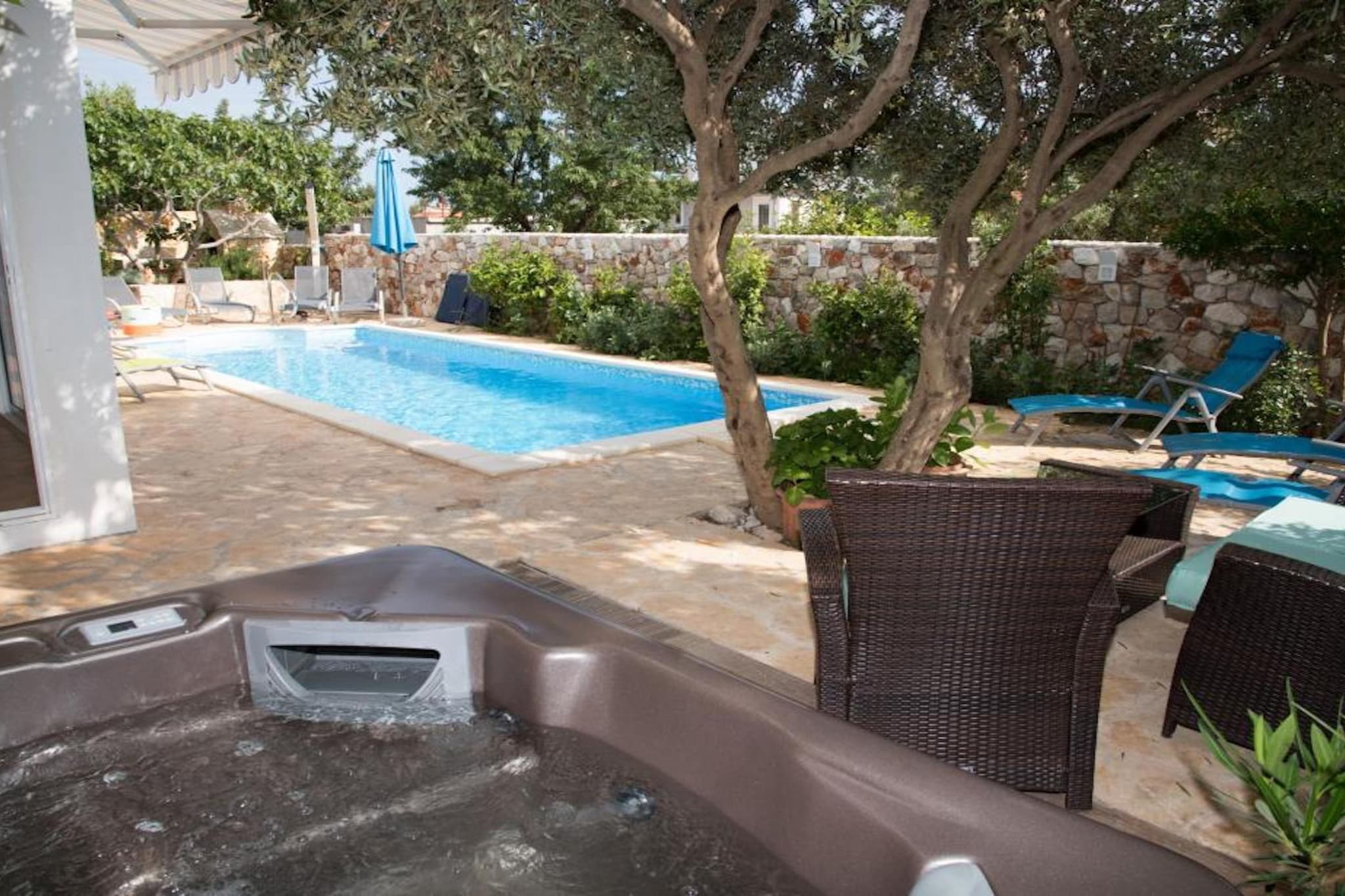 Apartments Francesco - Two Bedroom Apartment with Shared Pool-Piscine