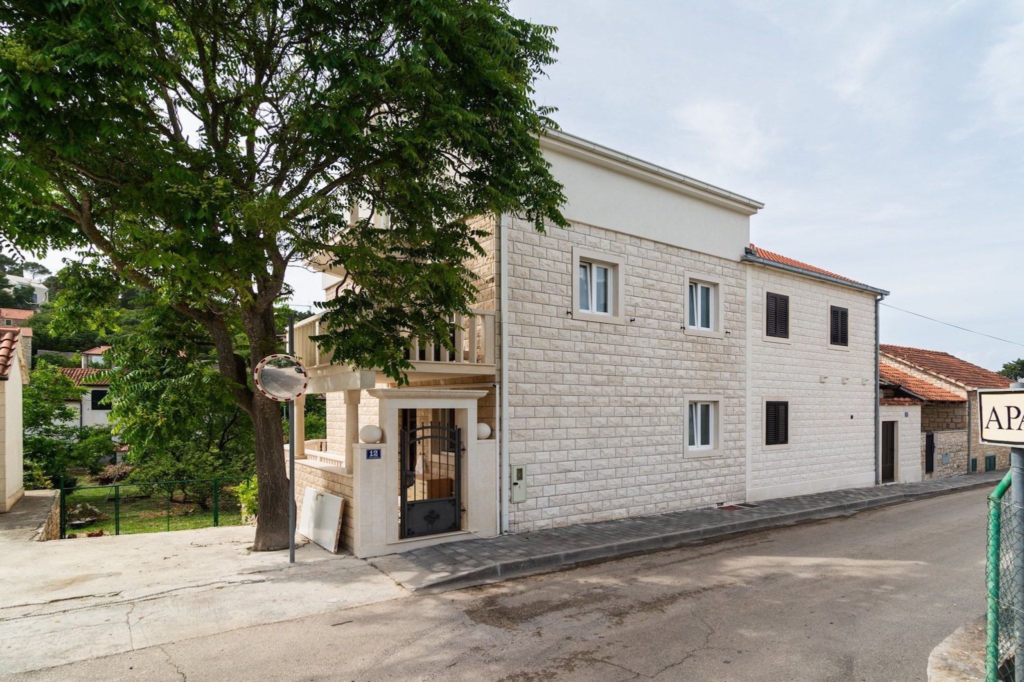 Apartments Sunshine Sutivan - Two Bedroom Apartment with Balcony-Buitenlucht
