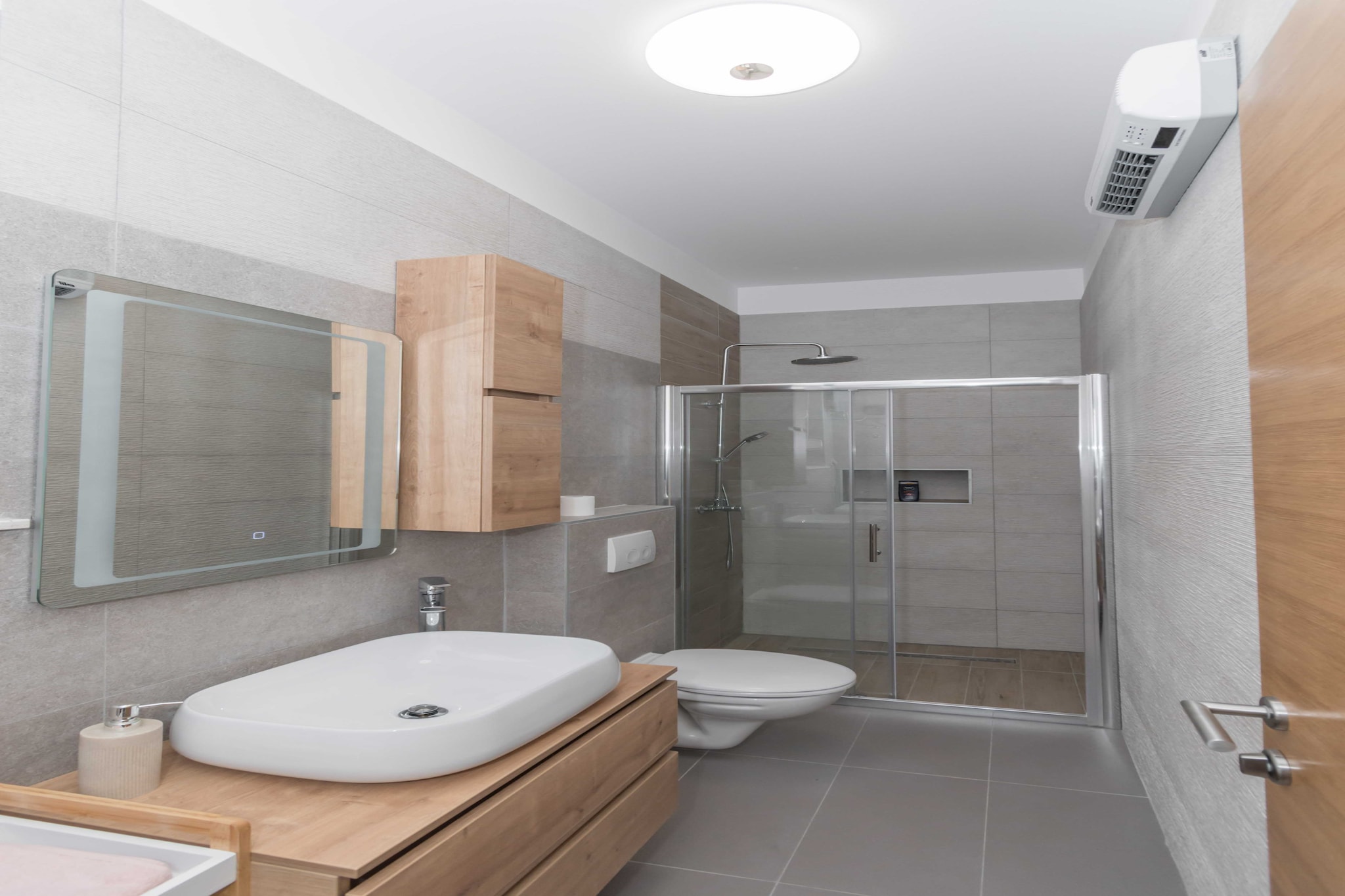Apartment Ivan - Two Badroom Apartment with Hot Tob-Badezimmer