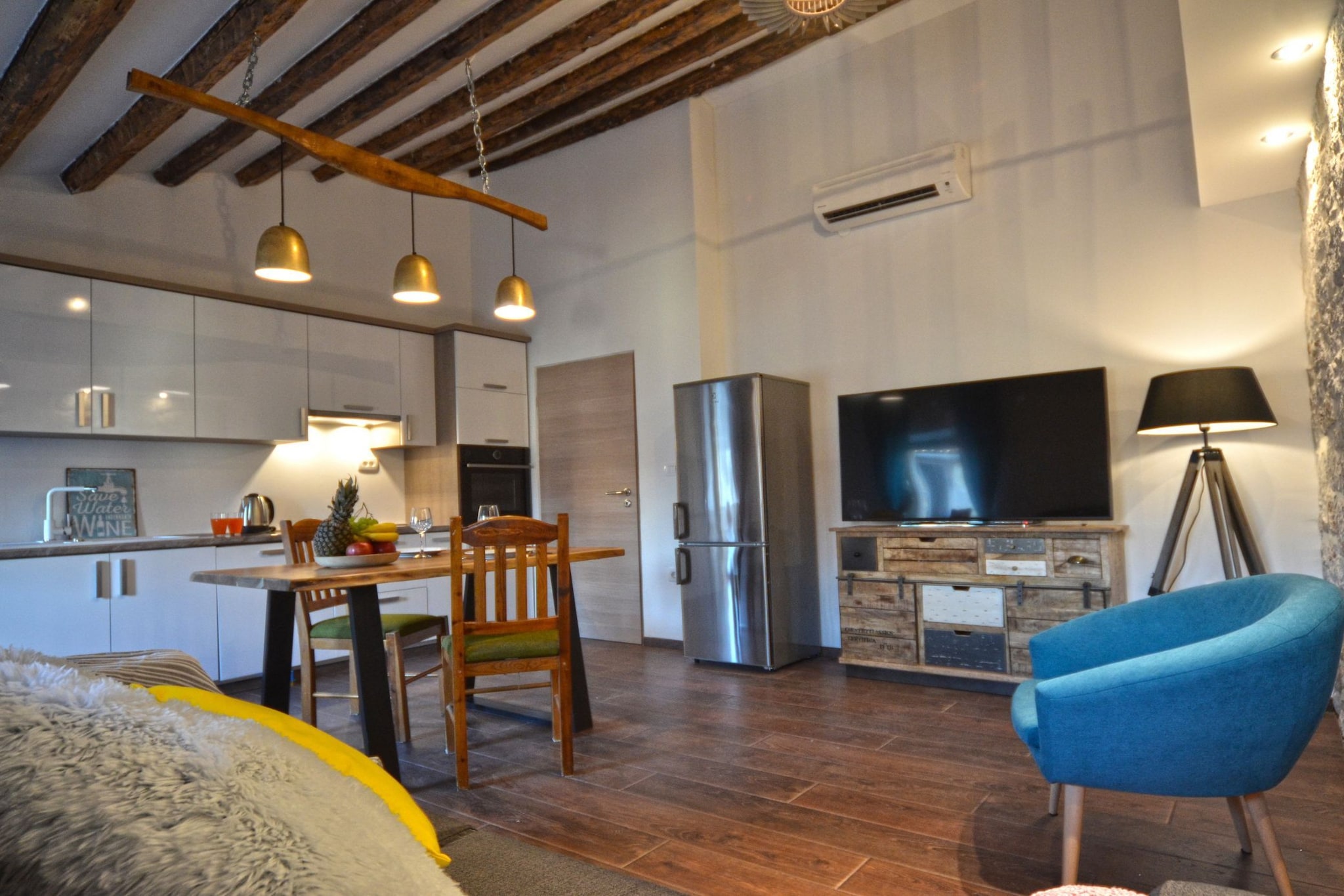 Elegant Rovinj Old Town Apartment - One Bedroom Apartment-Wohnzimmer