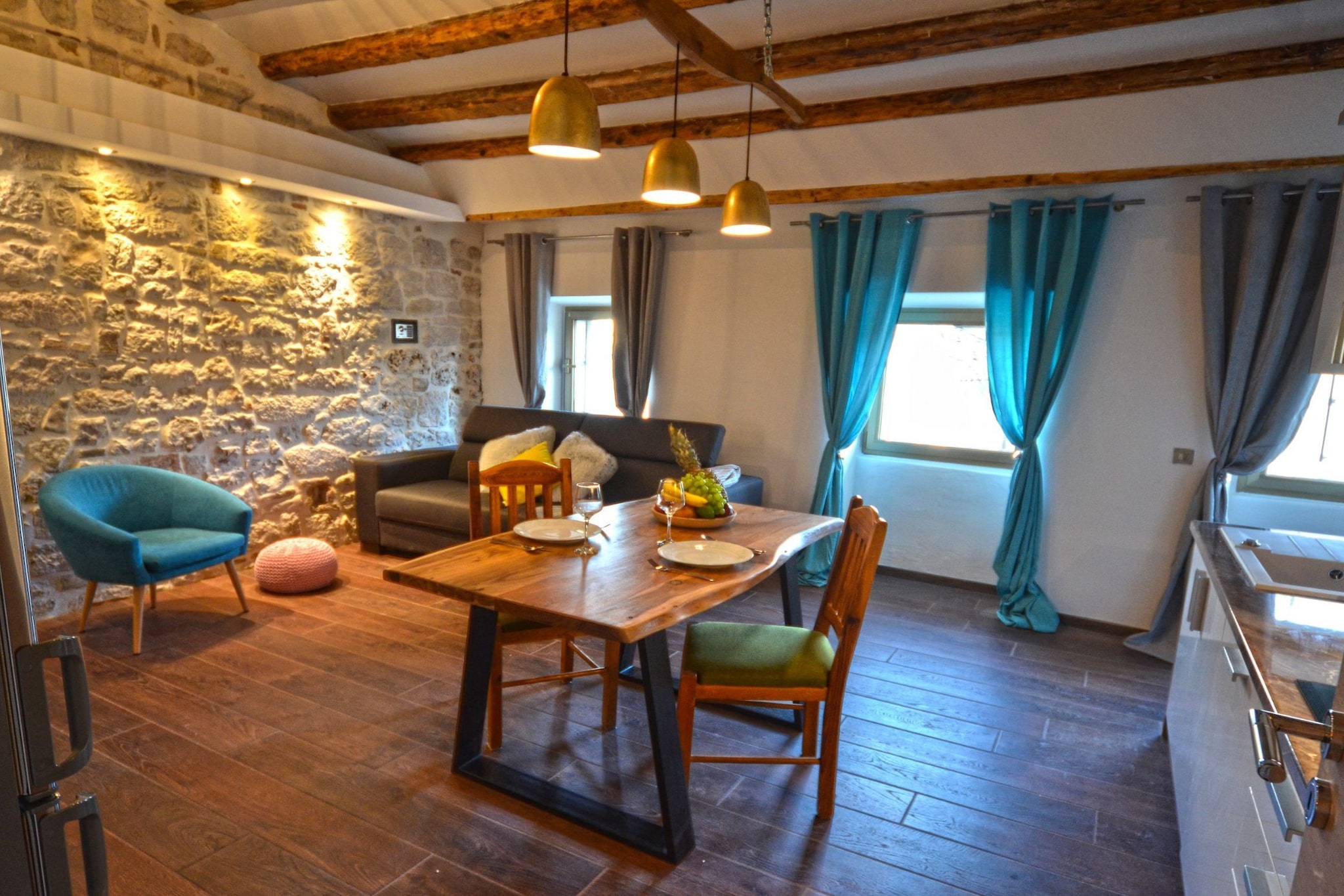Elegant Rovinj Old Town Apartment - One Bedroom Apartment-Wohnzimmer