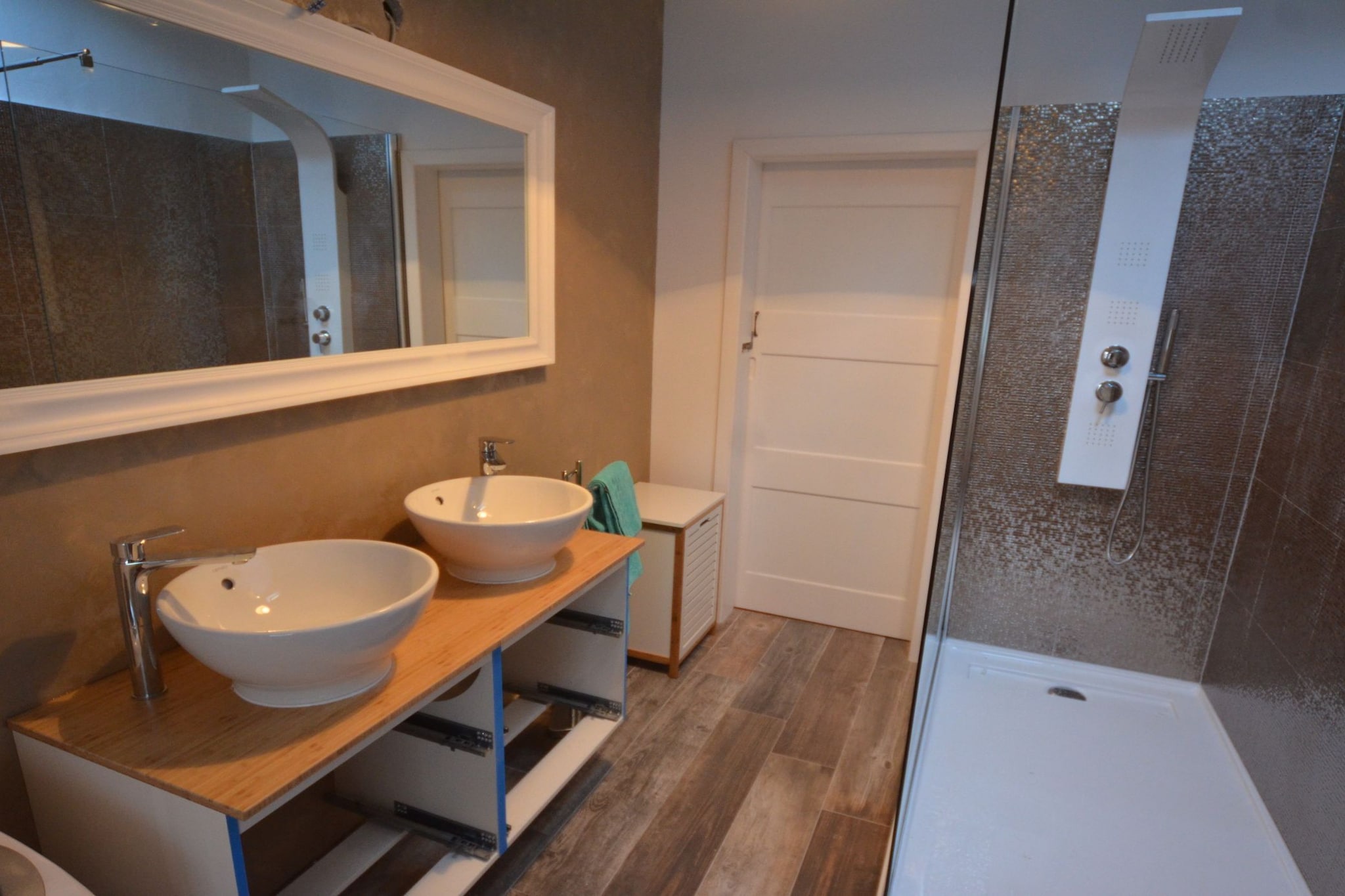 Elegant Rovinj Old Town Apartment - One Bedroom Apartment-Badezimmer