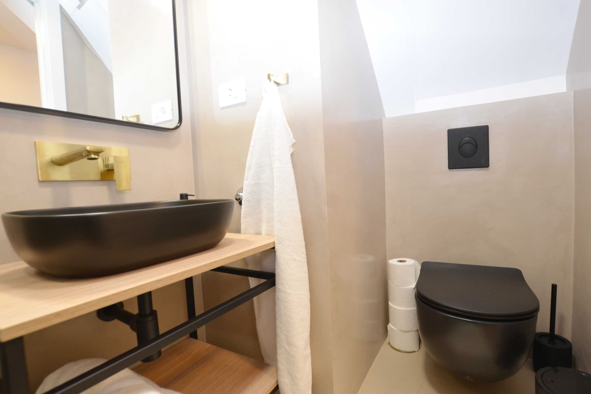 Chic and Stylish Old Town Rovinj Apartment - Studio Apartment-Badezimmer
