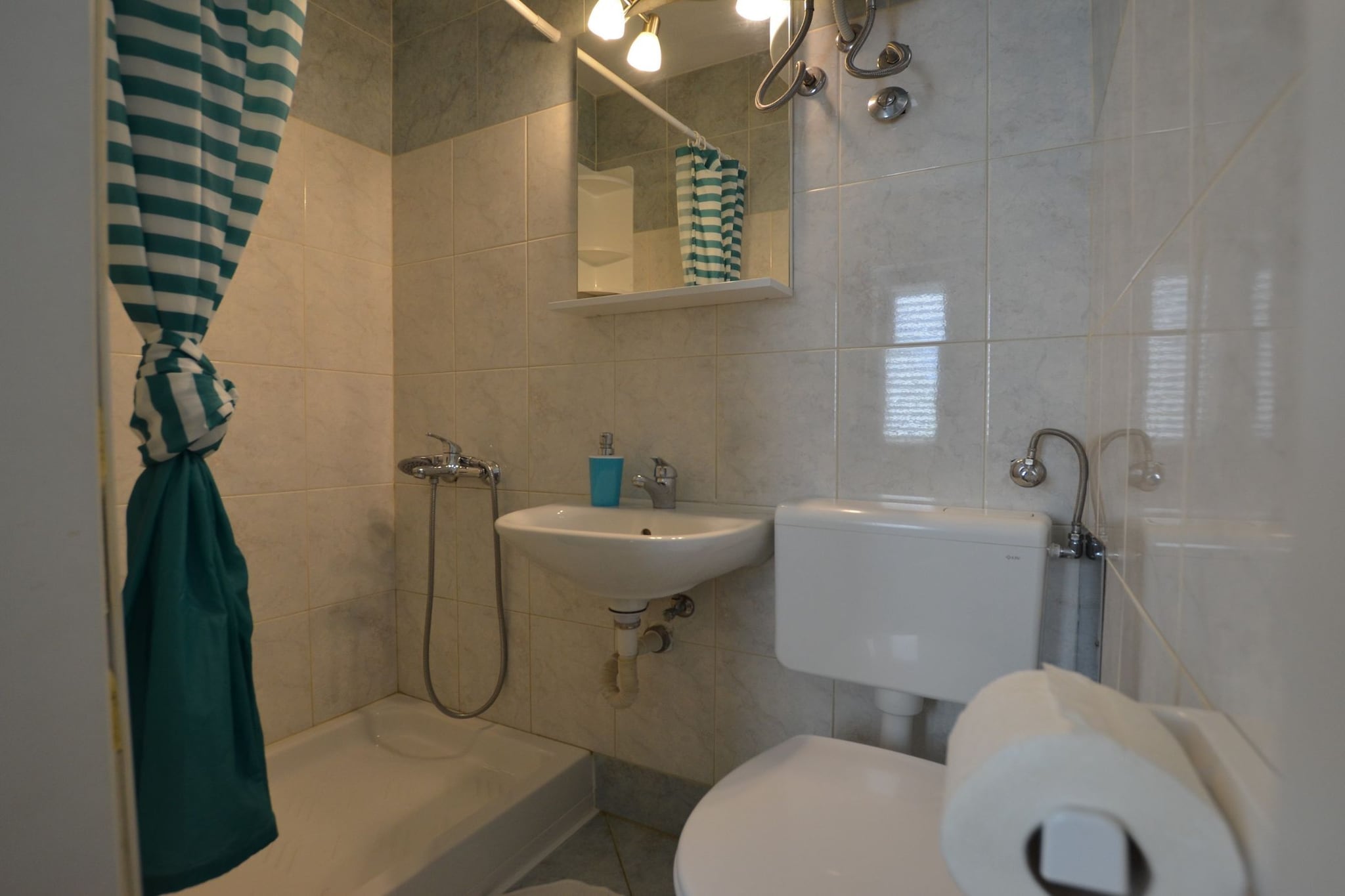 Tranquil Rovinj Studio Apartments - Studio Apartment with Balcony-Bathroom
