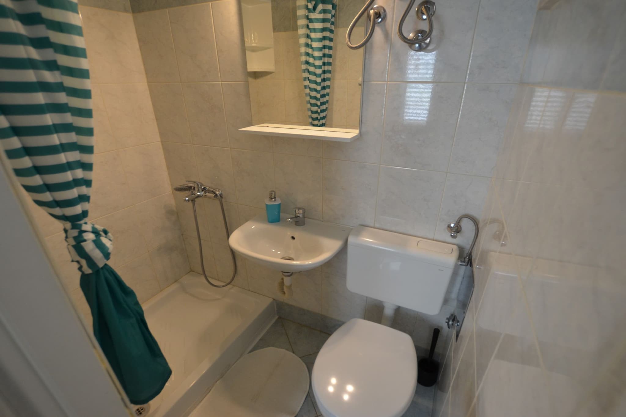 Tranquil Rovinj Studio Apartments - Studio Apartment with Balcony-Bathroom