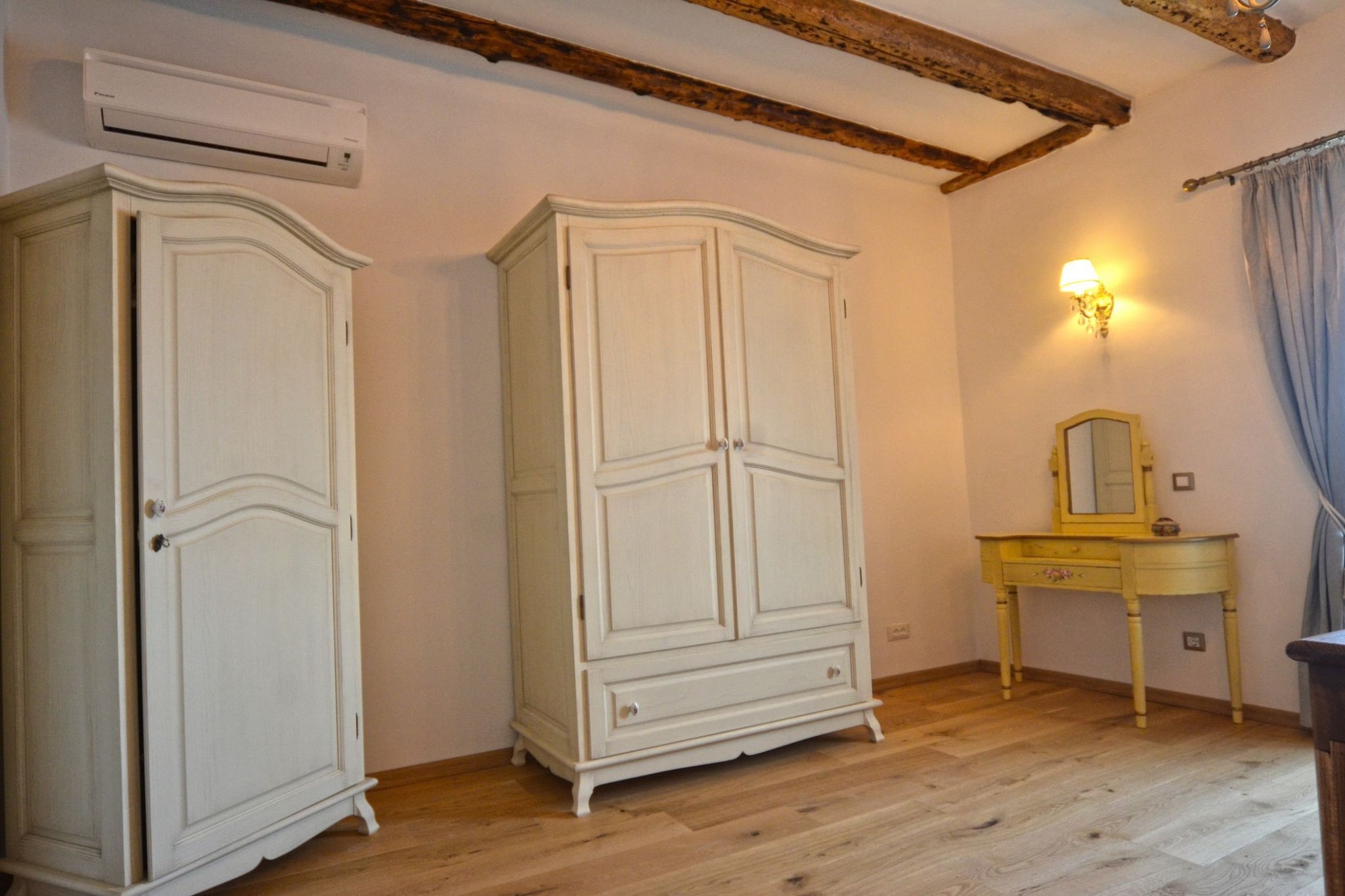 Serene Sea View Rovinj Apartment - Two Bedroom Apartment with Sea View-Schlafzimmer