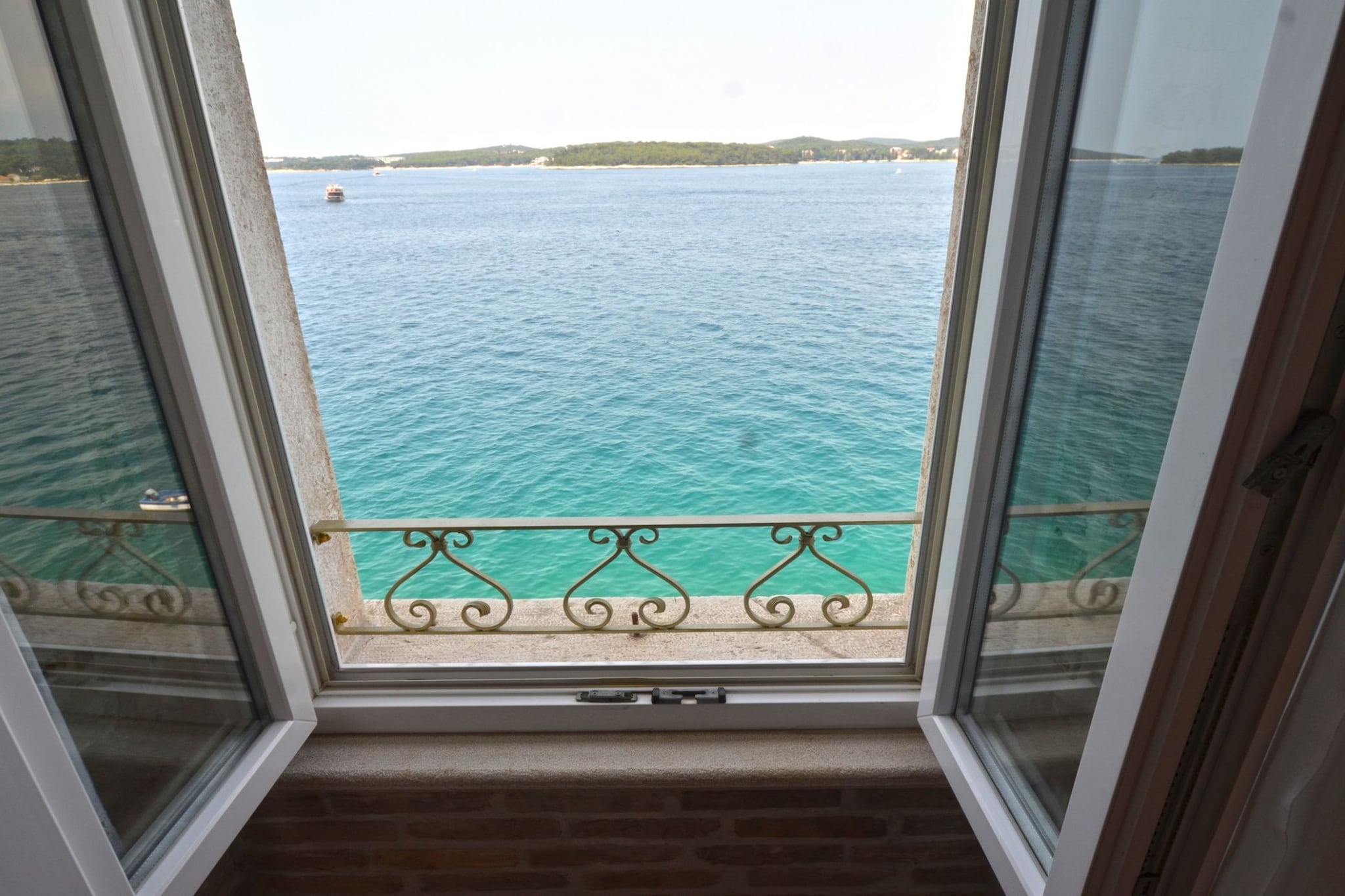 Serene Sea View Rovinj Apartment - Two Bedroom Apartment with Sea View