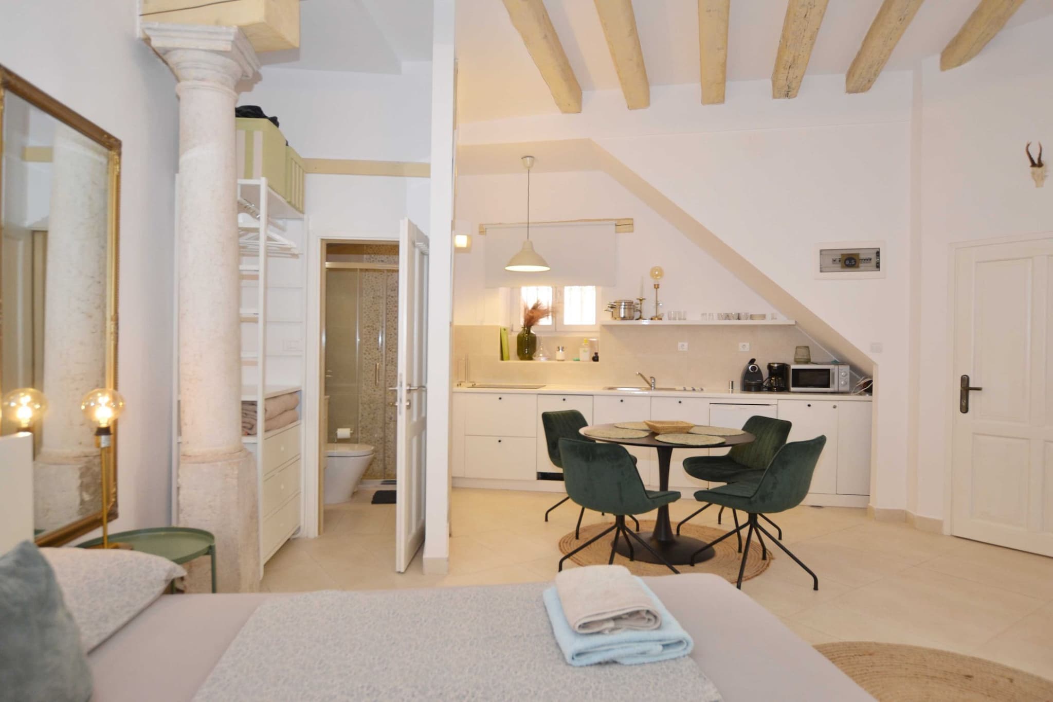 Modern and Cozy Rovinj Old Town Apartments - Studio Apartment (owner Oliva)-Dining room