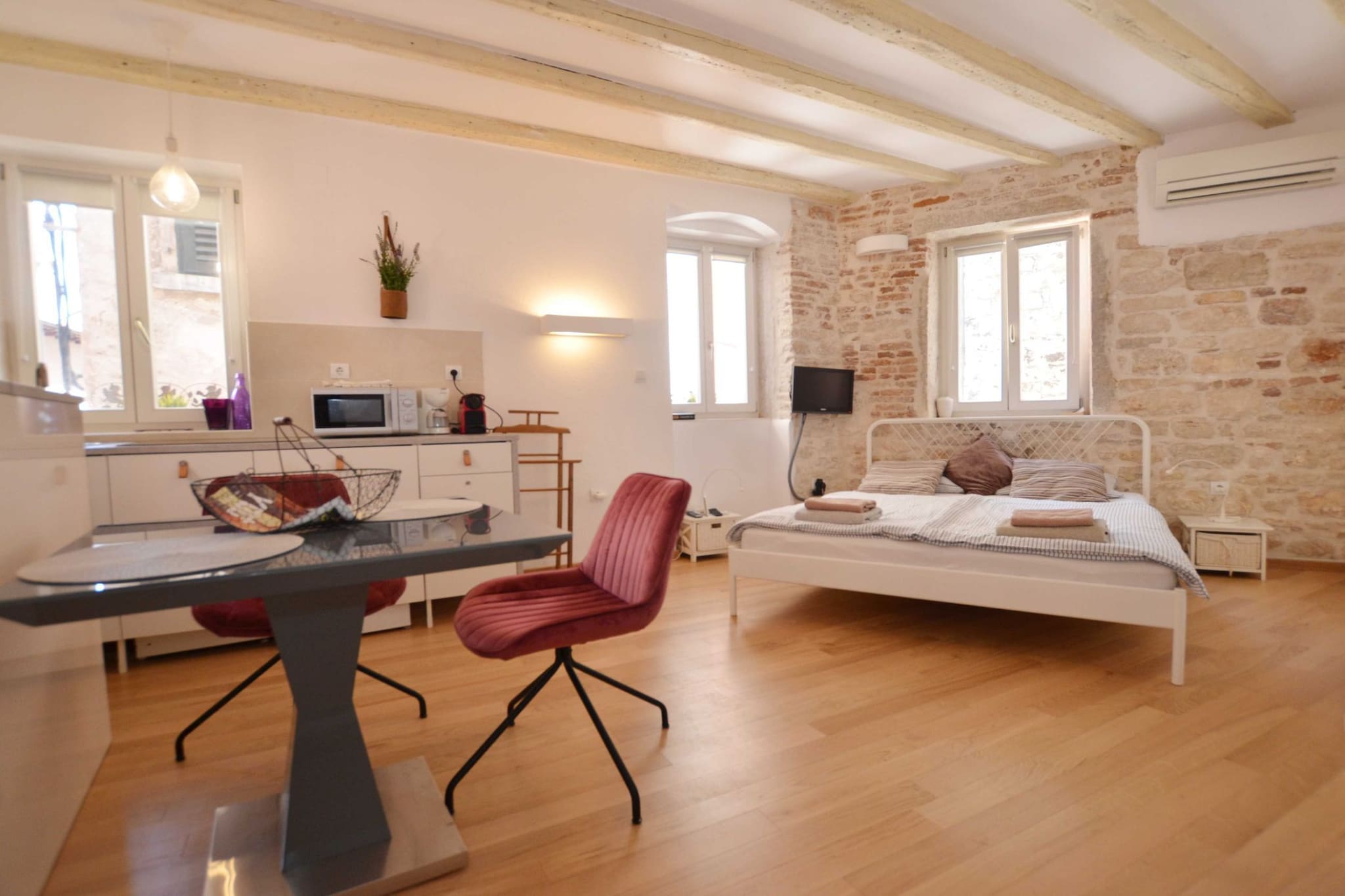 Modern and Cozy Rovinj Old Town Apartments - Classic Studio Apartment (owner Lavanda)-Bedroom