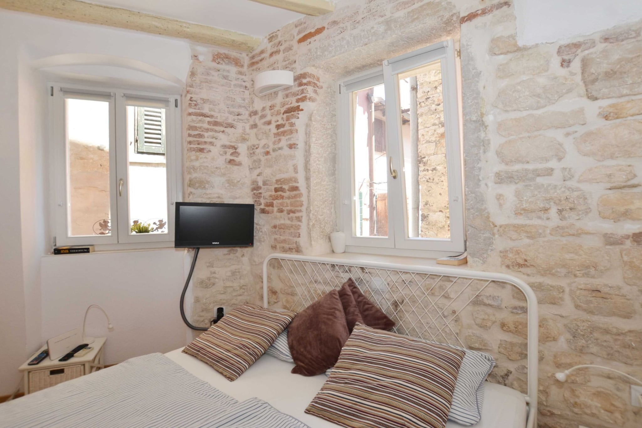 Modern and Cozy Rovinj Old Town Apartments - Classic Studio Apartment (owner Lavanda)-Bedroom