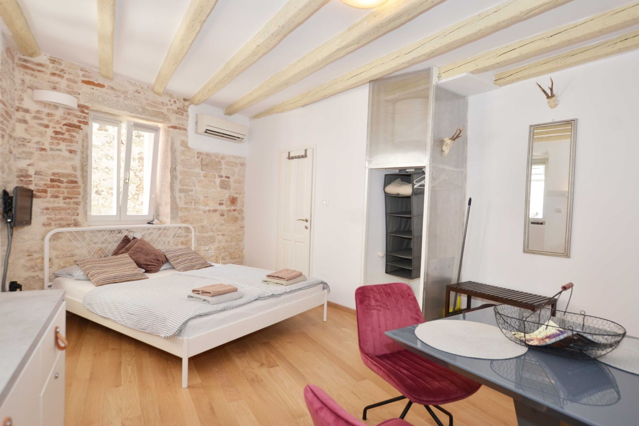 Modern and Cozy Rovinj Old Town Apartments - Classic Studio Apartment (owner Lavanda)-Bedroom