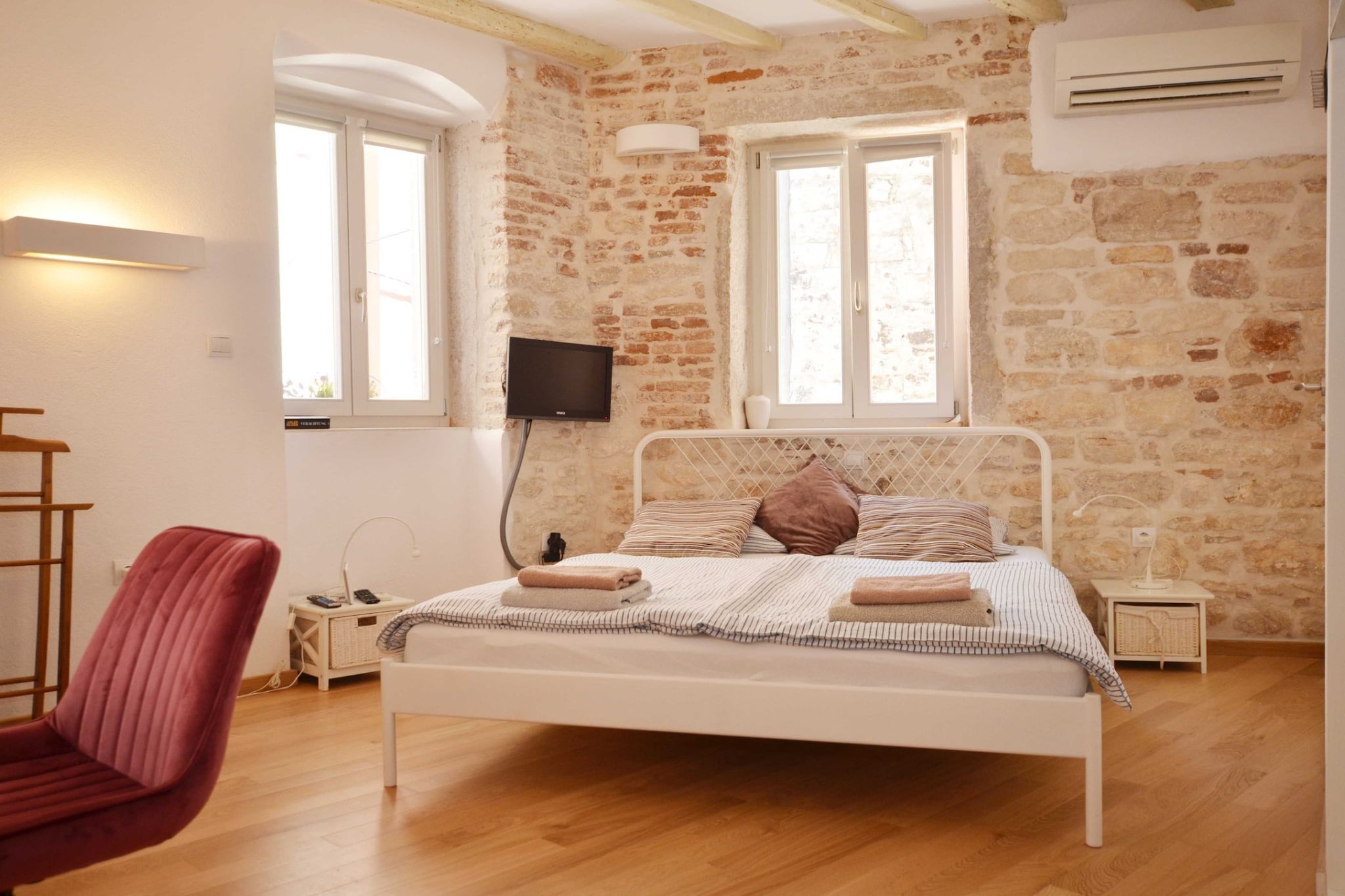 Modern and Cozy Rovinj Old Town Apartments - Classic Studio Apartment (owner Lavanda)-Bedroom