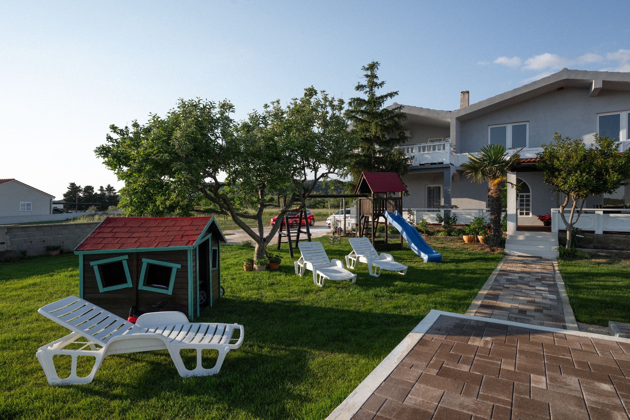 Three-Bedroom House-Zwembad
