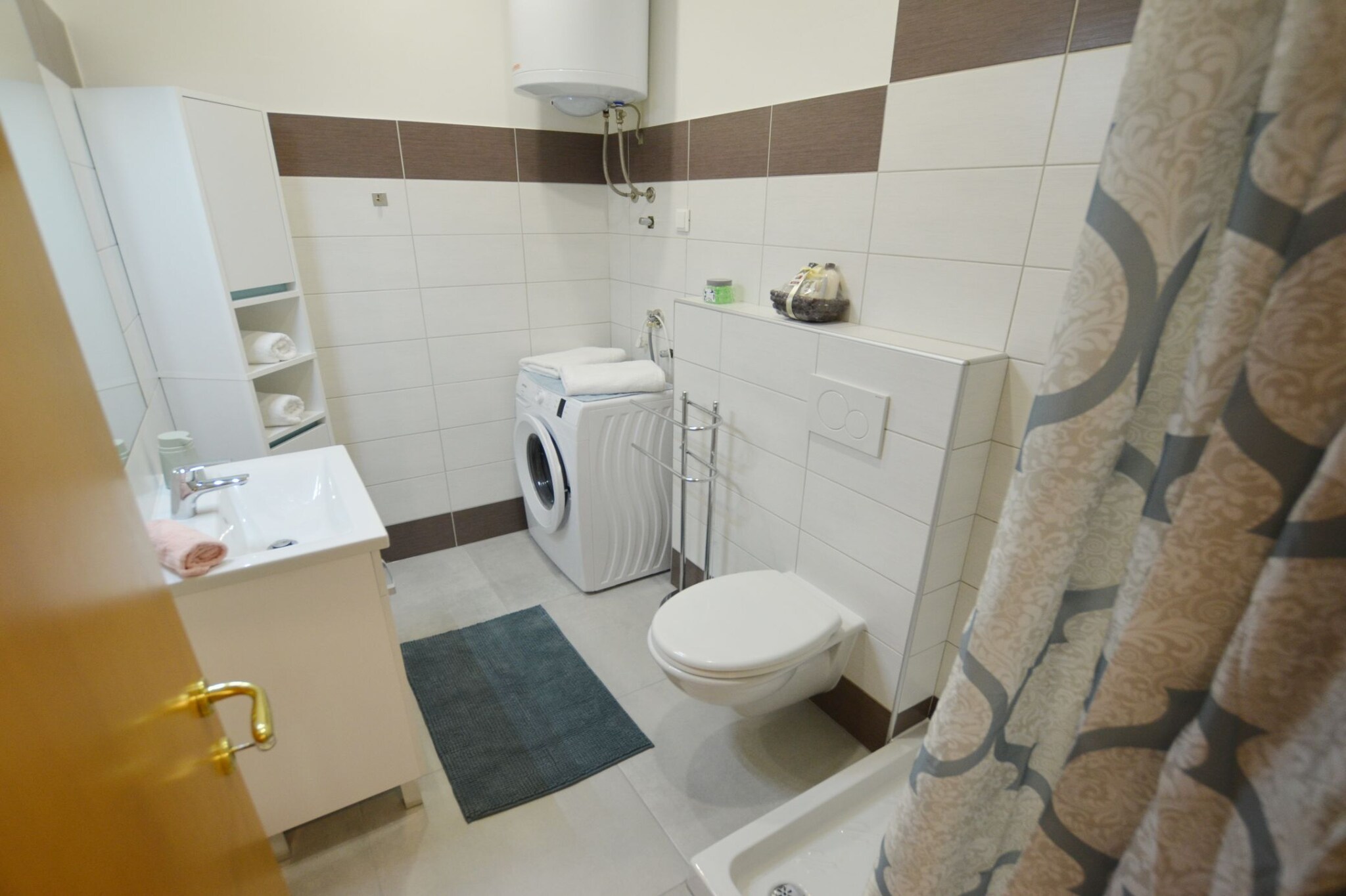 Stylish and Modern Rovinj Apartment - One Bedroom Apartment-Bathroom