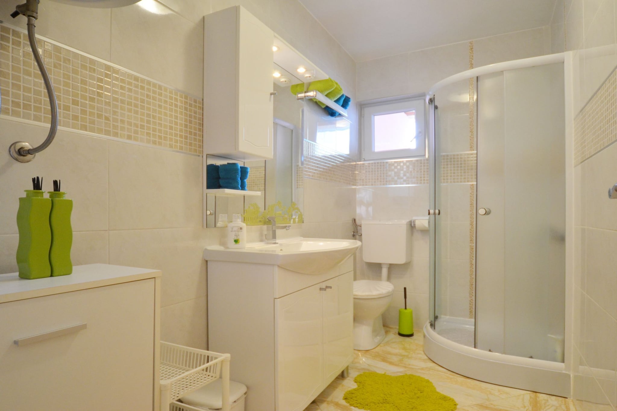 Peaceful and Elegant Rovinj Apartment - One Bedroom Apartment with Balcony-Bathroom