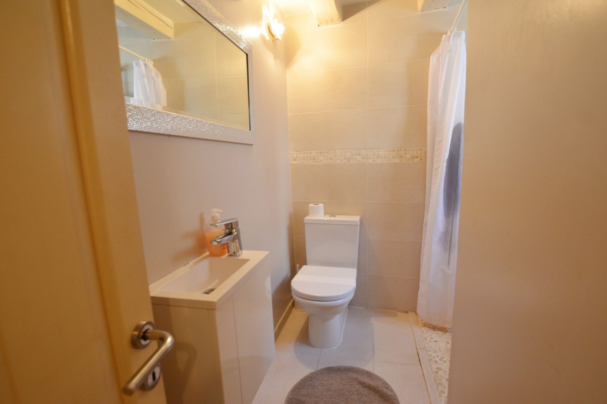 Trendy and Chic Rovinj Downtown Apartments - Classic One Bedroom Apartment-Badkamer