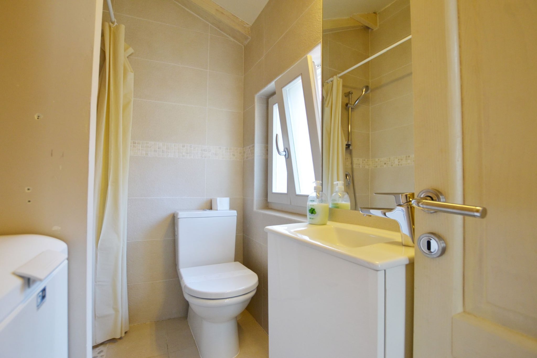 Trendy and Chic Rovinj Downtown Apartments - Standard One Bedroom Apartment (owner Attick)-Badezimmer