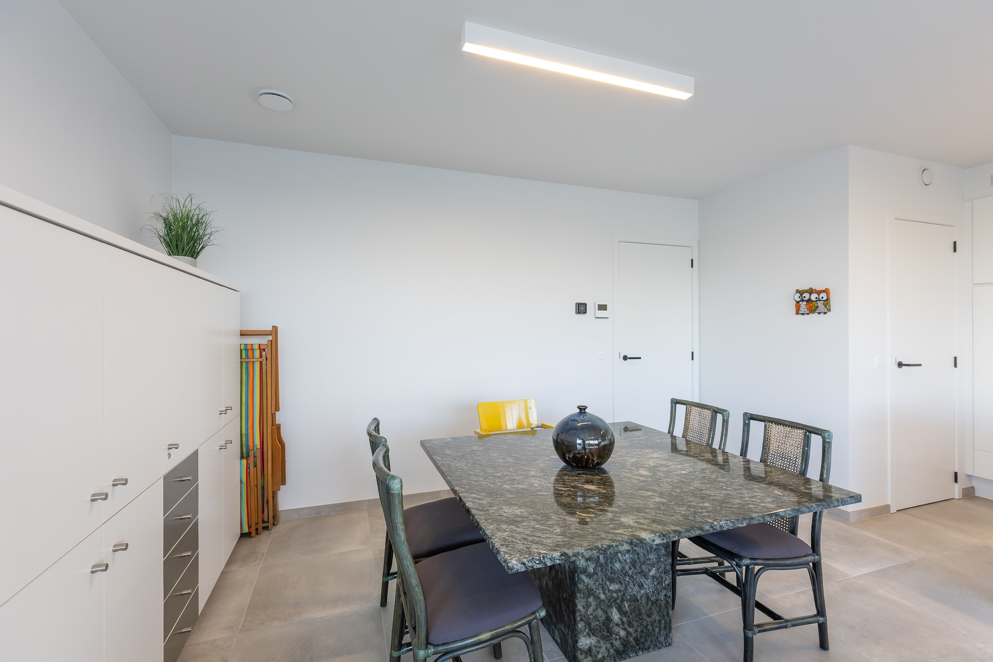 Ground floor: (Living room(TV, dining table, seating area, radio, balcony), Kitchen(electric kettle, coffee machine, oven, microwave, dishwasher, fridge), bedroom(double bed or 2 single beds(duvet)), bedroom(single bed(duvet, 80 x 200 cm), single bed(duvet, 80 x 200 cm)), bathroom(shower, hairdryer), toilet(guest toilet), bicycle room, storage, garage, Internet access, terrace, deckchairs, lift, ironing board, iron)