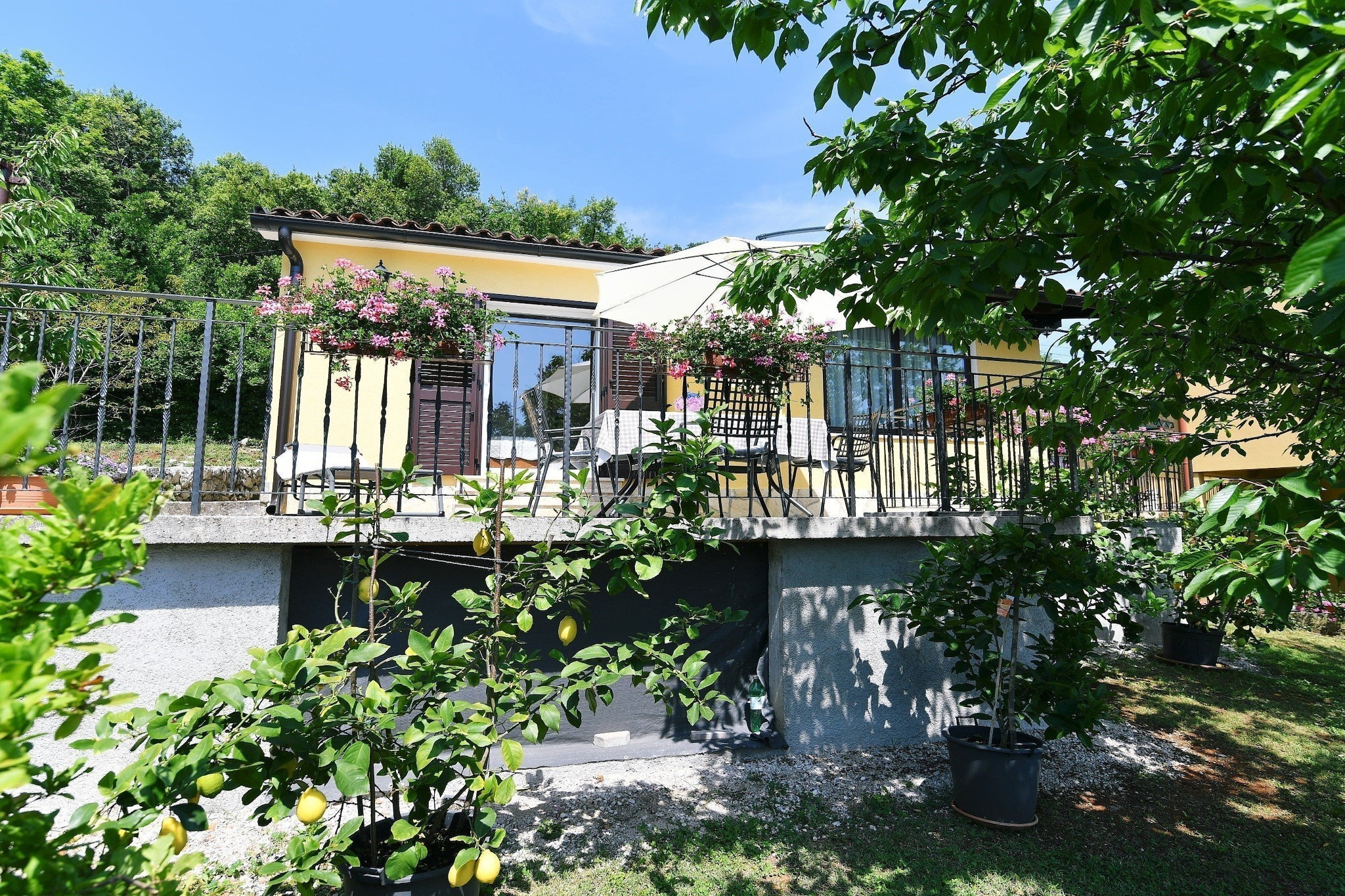 Charming Holiday Home with Terrace and Garden - One Bedroom Holiday Home-Outdoor