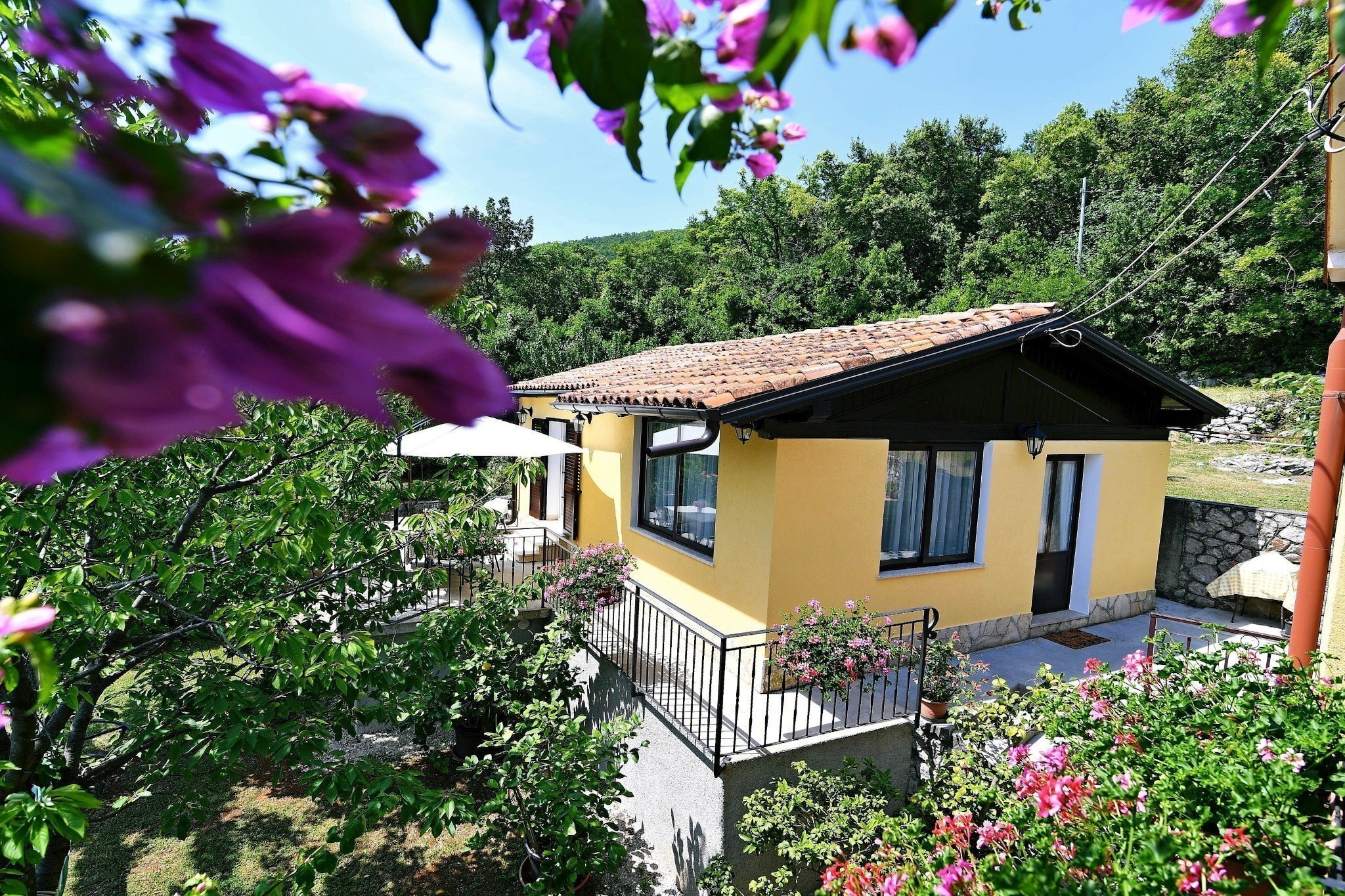 Charming Holiday Home with Terrace and Garden - One Bedroom Holiday Home-Outdoor