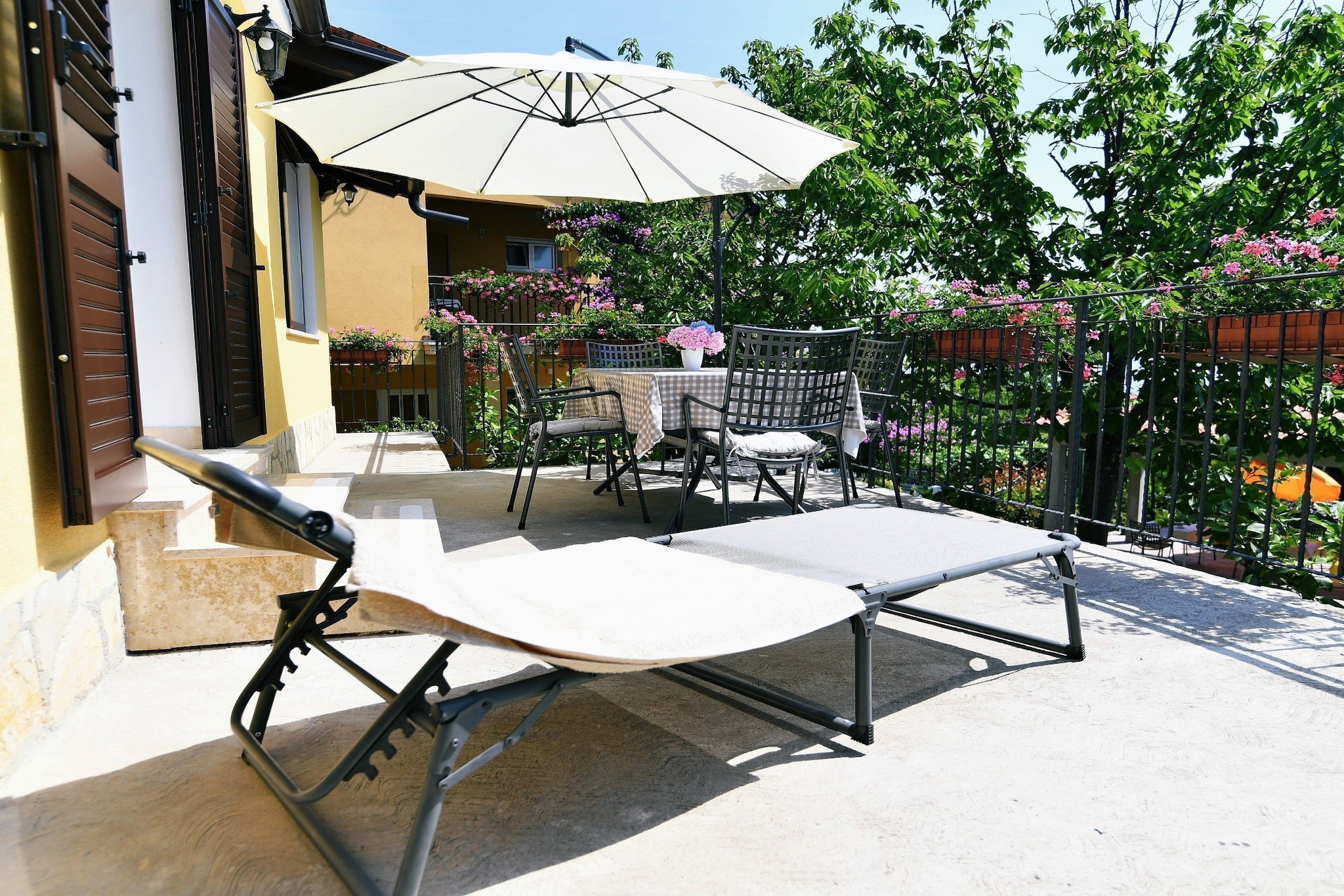 Charming Holiday Home with Terrace and Garden - One Bedroom Holiday Home-Terrace