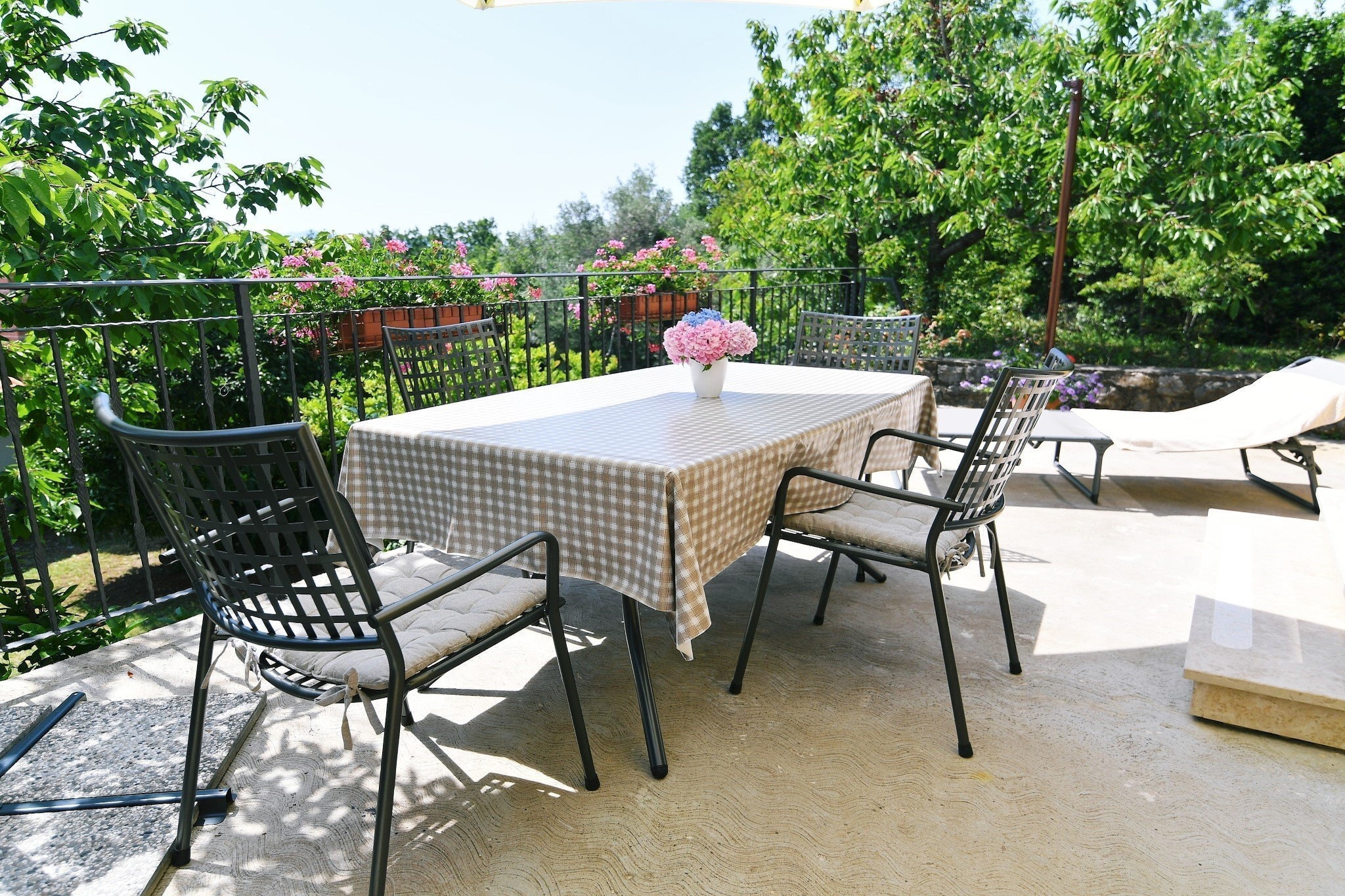 Charming Holiday Home with Terrace and Garden - One Bedroom Holiday Home-Terrace