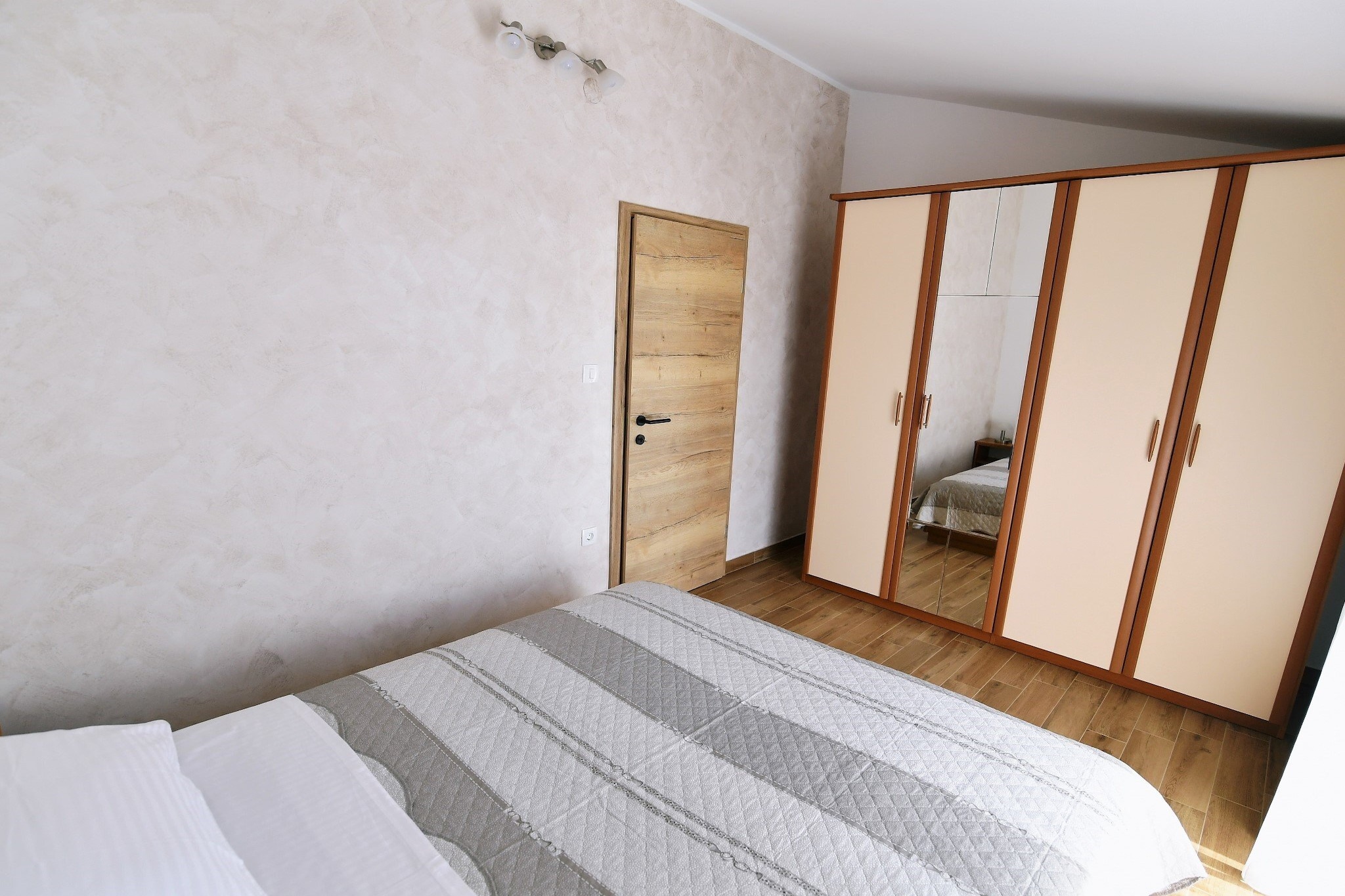 Charming Holiday Home with Terrace and Garden - One Bedroom Holiday Home