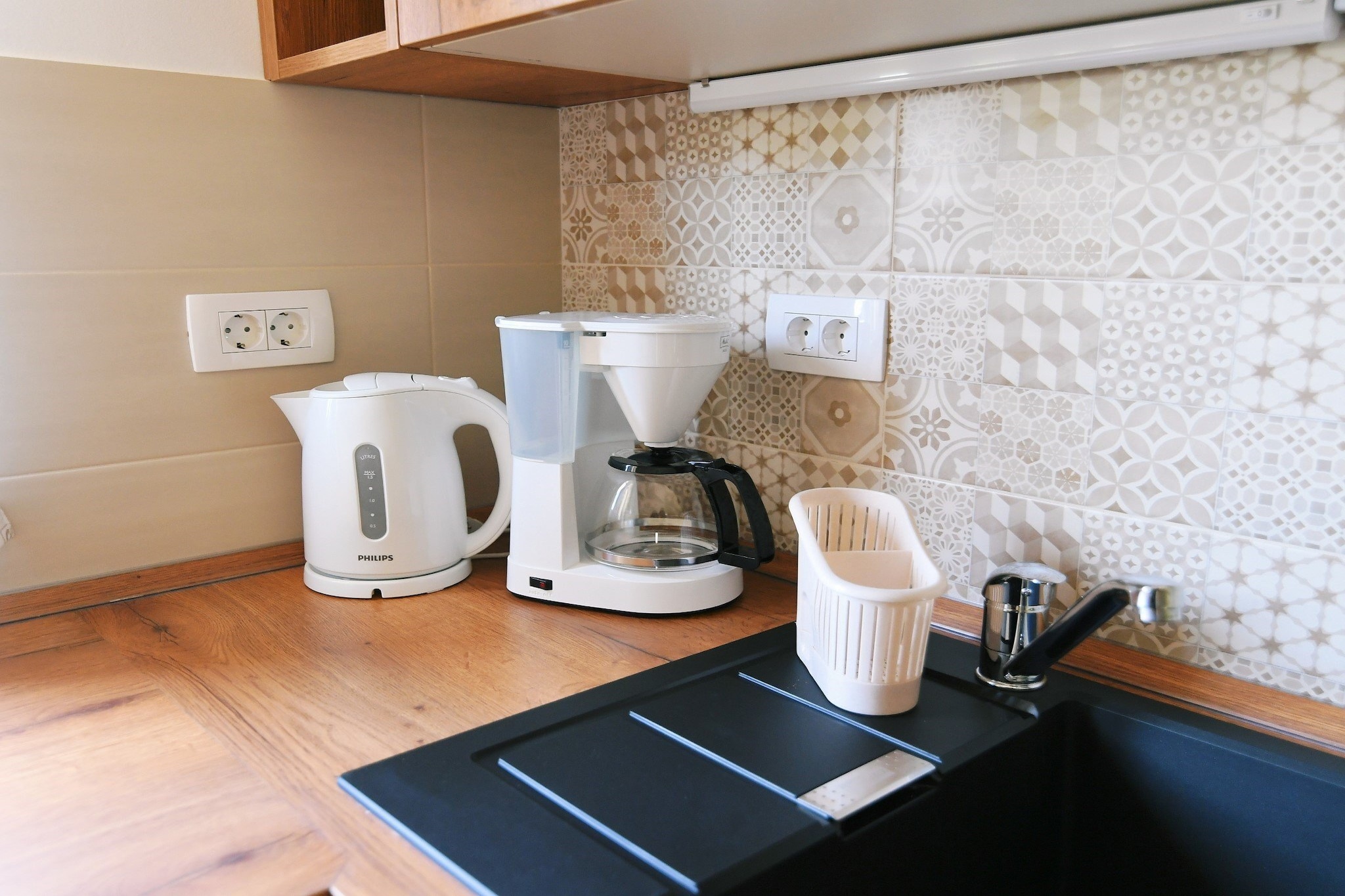 Charming Holiday Home with Terrace and Garden - One Bedroom Holiday Home-Kitchen