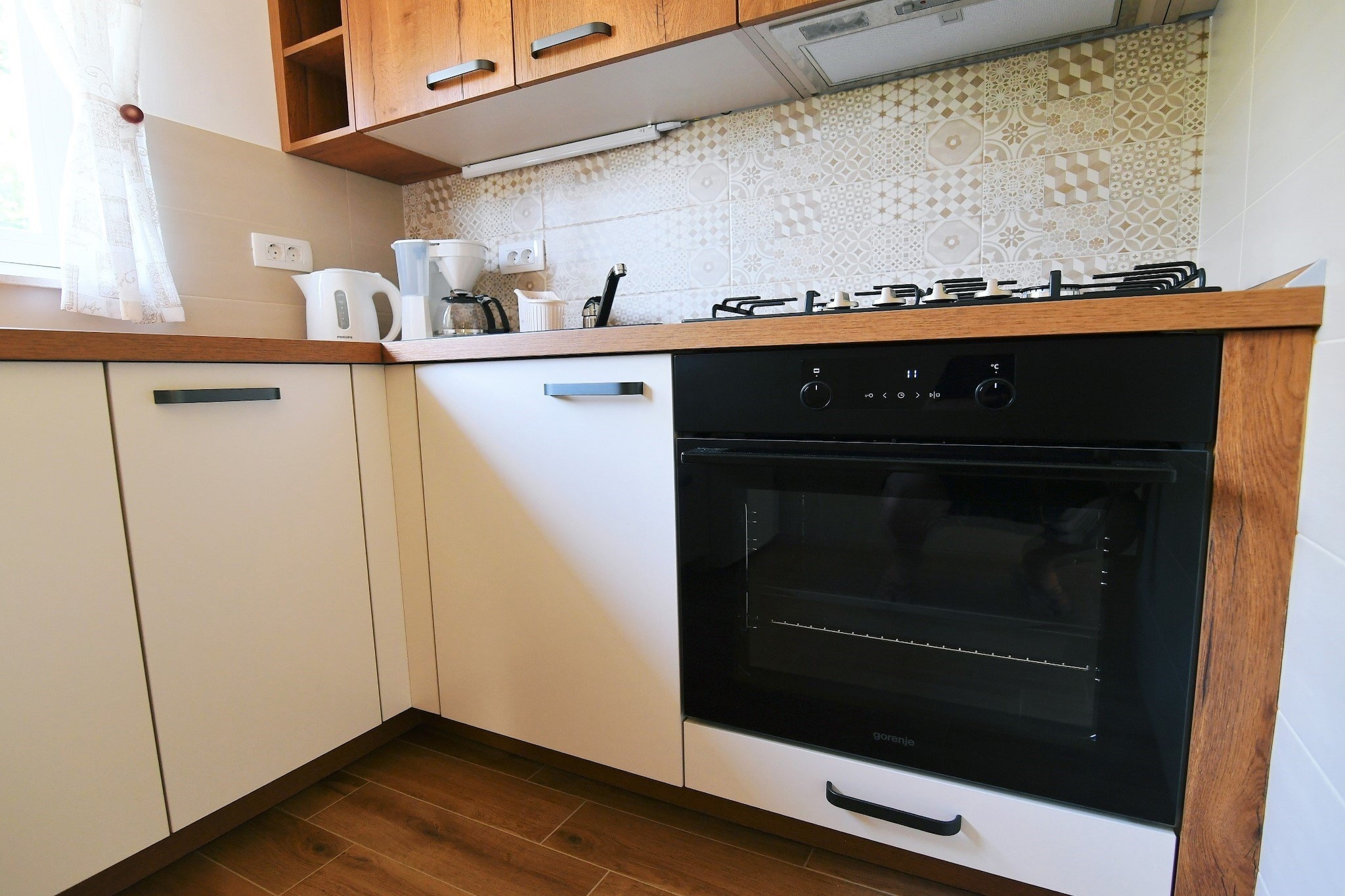 Charming Holiday Home with Terrace and Garden - One Bedroom Holiday Home-Kitchen