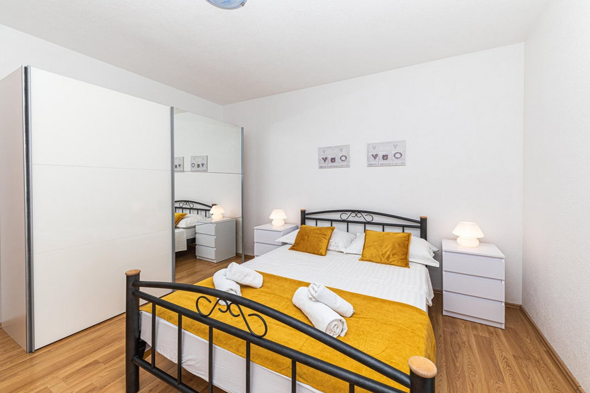 Exquisite Spacious Villa Bufaline with Pool and Gym - Eight Bedroom Villa with Pool and Gym-Bedroom