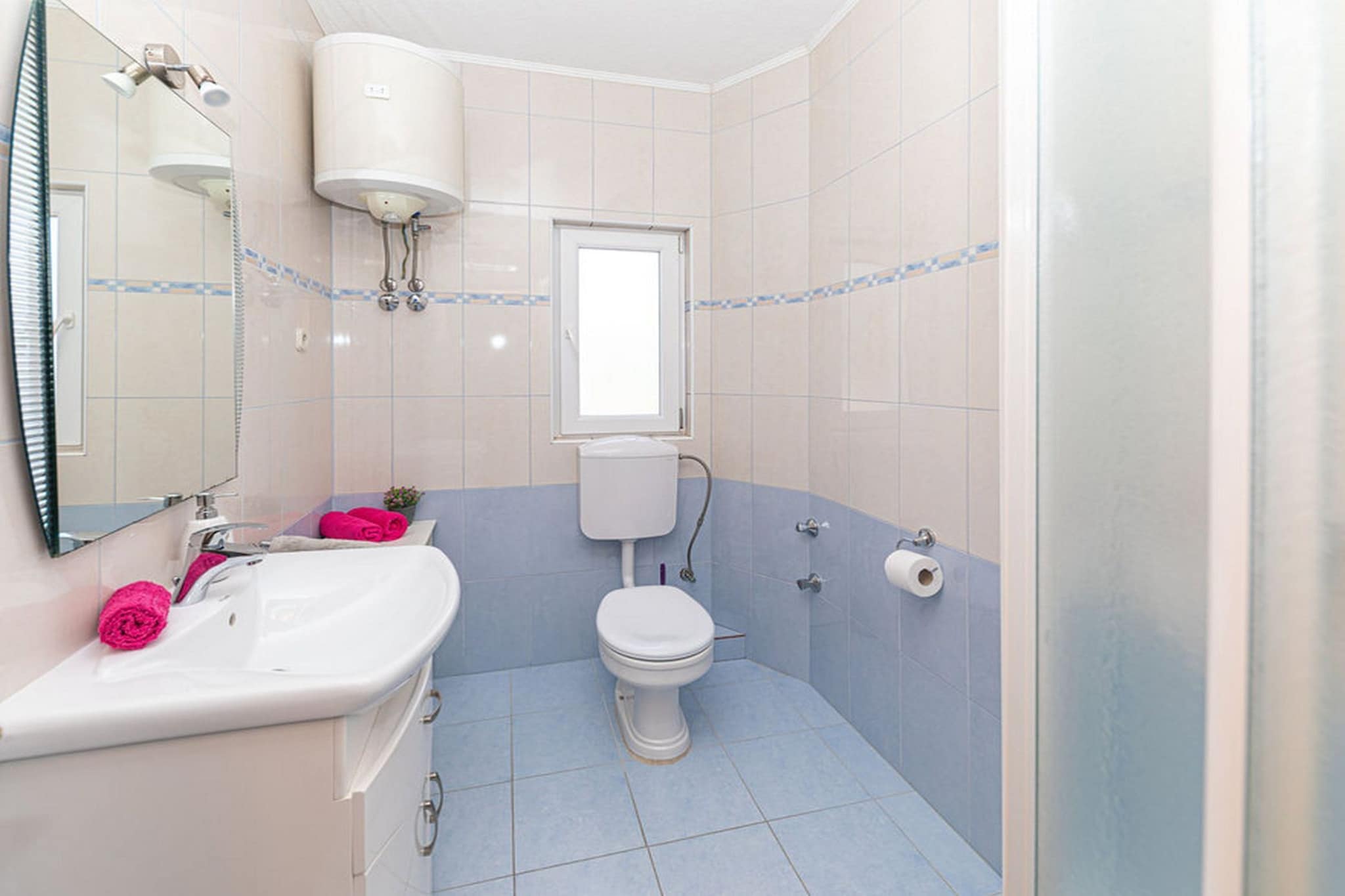Exquisite Spacious Villa Bufaline with Pool and Gym - Eight Bedroom Villa with Pool and Gym-Bathroom