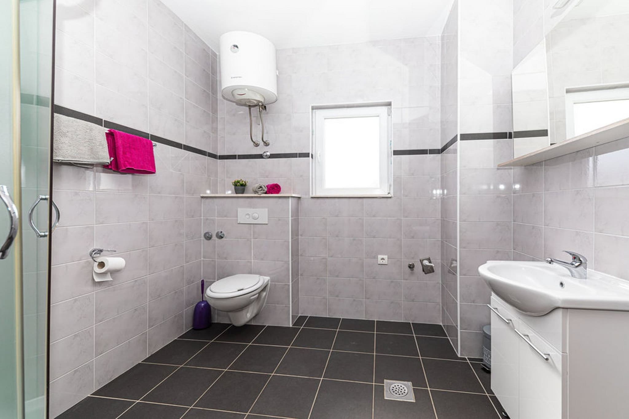 Exquisite Spacious Villa Bufaline with Pool and Gym - Eight Bedroom Villa with Pool and Gym-Bathroom