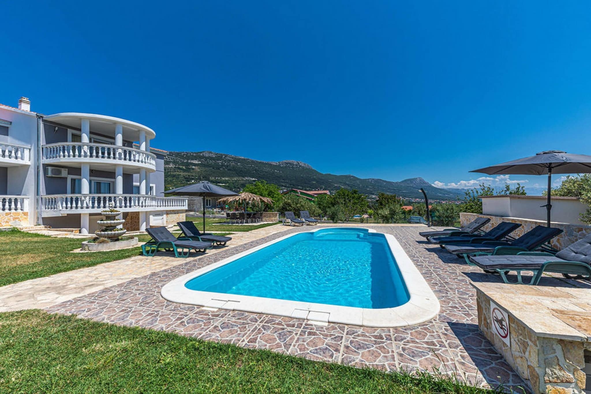 Exquisite Spacious Villa Bufaline with Pool and Gym - Eight Bedroom Villa with Pool and Gym-Pool