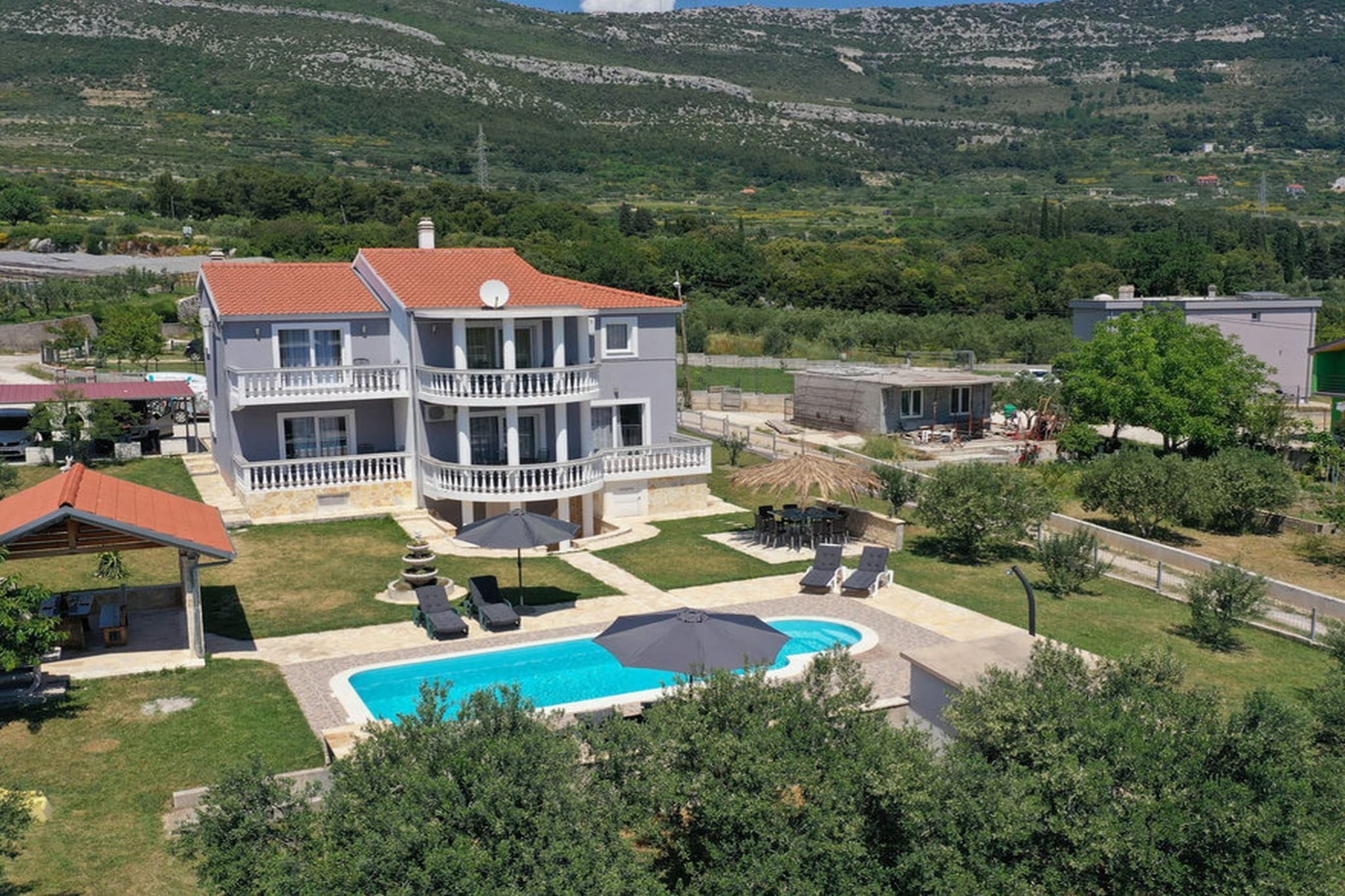 Exquisite Spacious Villa Bufaline with Pool and Gym - Eight Bedroom Villa with Pool and Gym-View