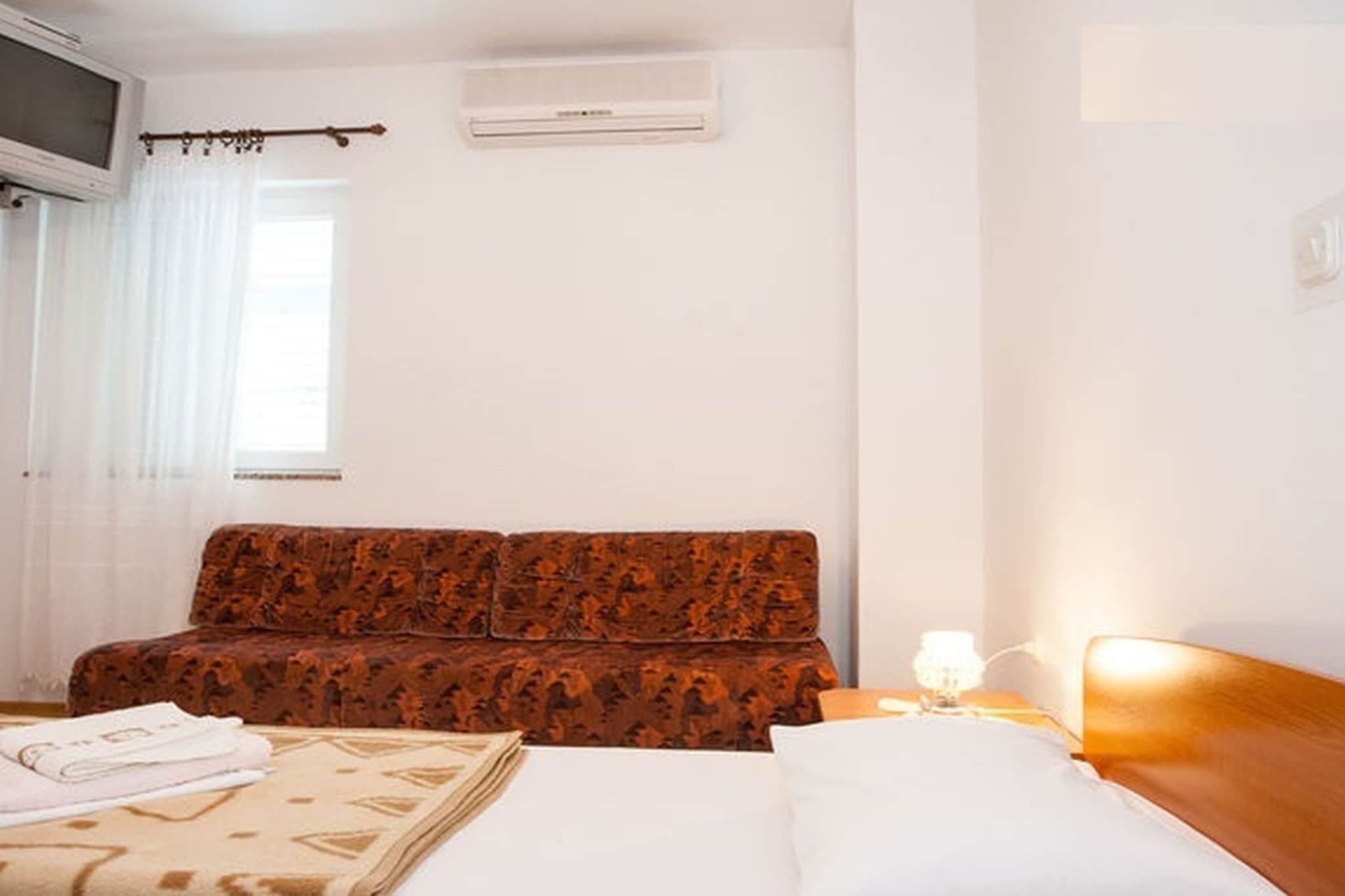 Apartments Bionda Senj - One Bedroom Apartment with Terrace 4-Chambre