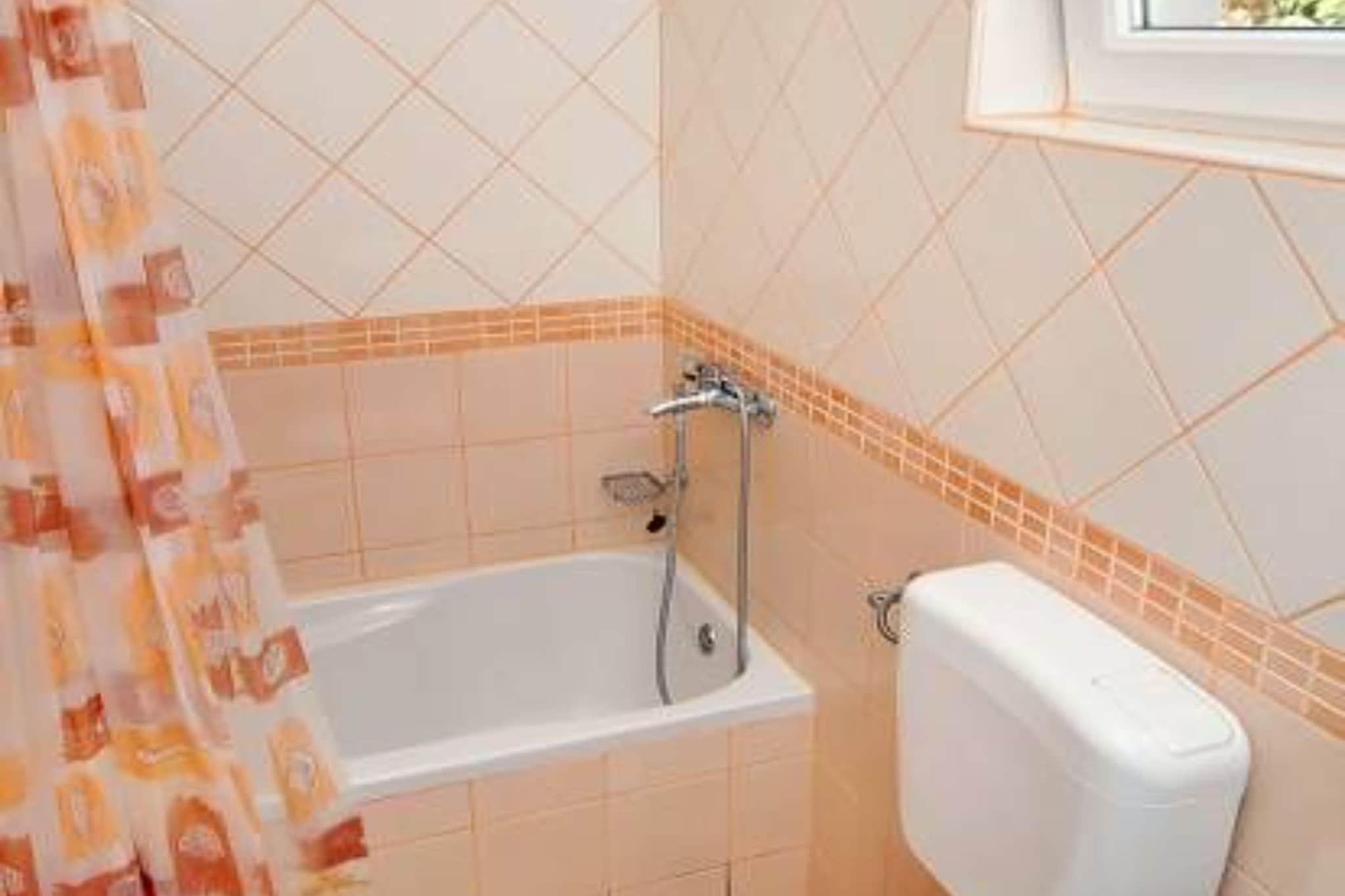 Apartments Bionda Senj - One Bedroom Apartment with Terrace 4-Salle de bain