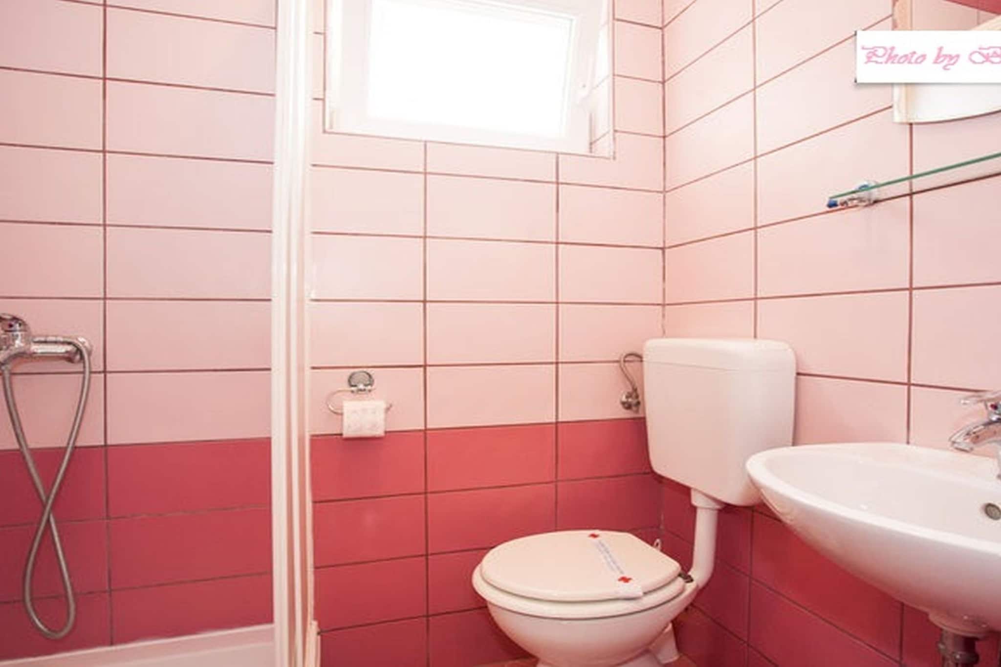 Apartments Bionda Senj - Double Room with Balcony-Badkamer
