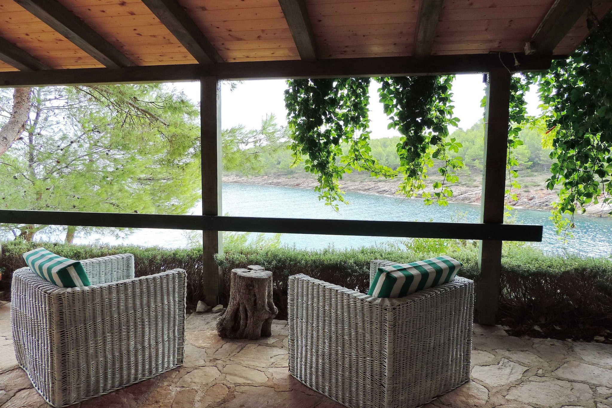 Blissful Bay Apartments Vrboska - Studio with Terrace (owner Ruzmarin)-Außenbereich