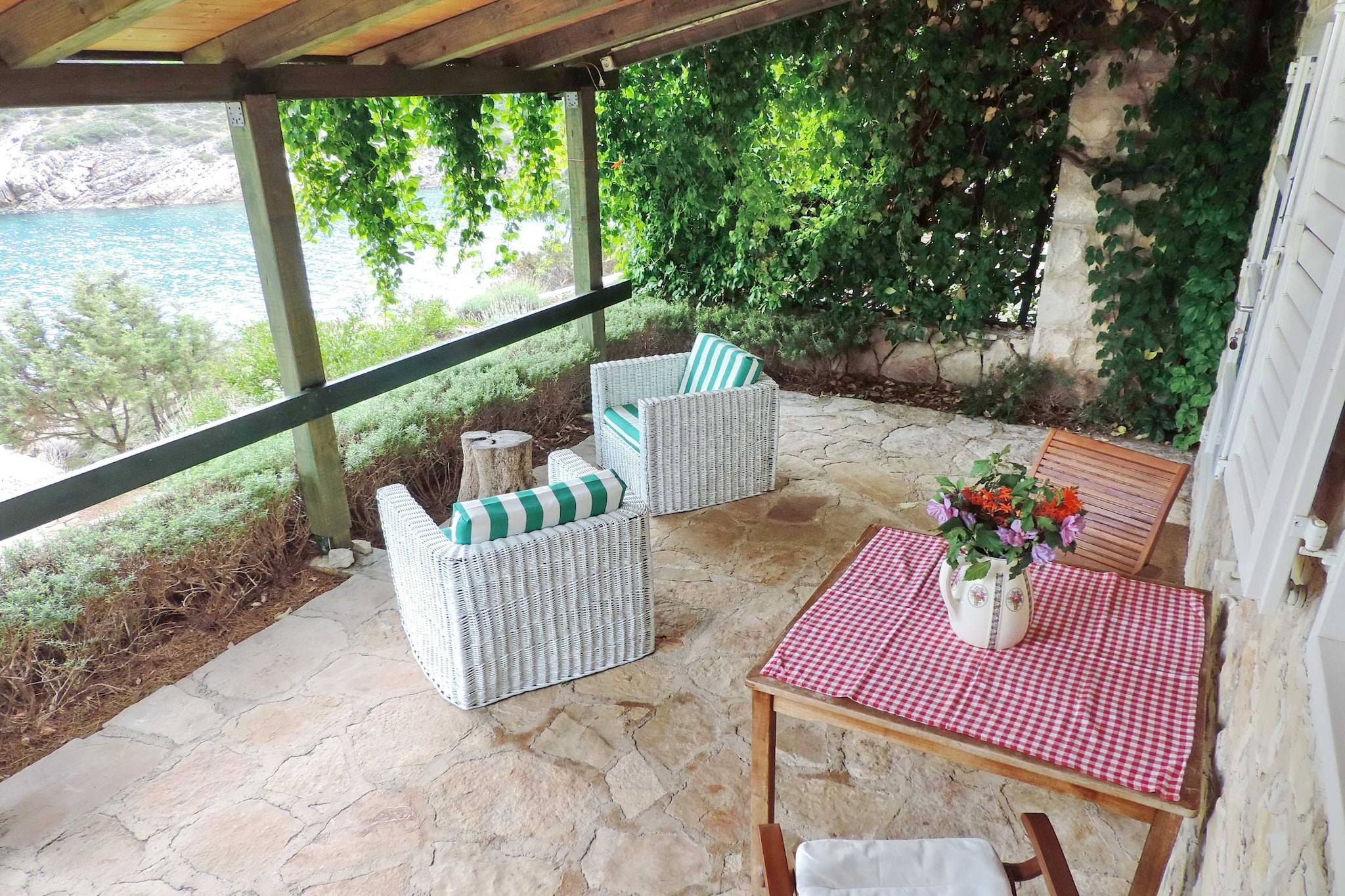 Blissful Bay Apartments Vrboska - Studio with Terrace (owner Ruzmarin)-Außenbereich