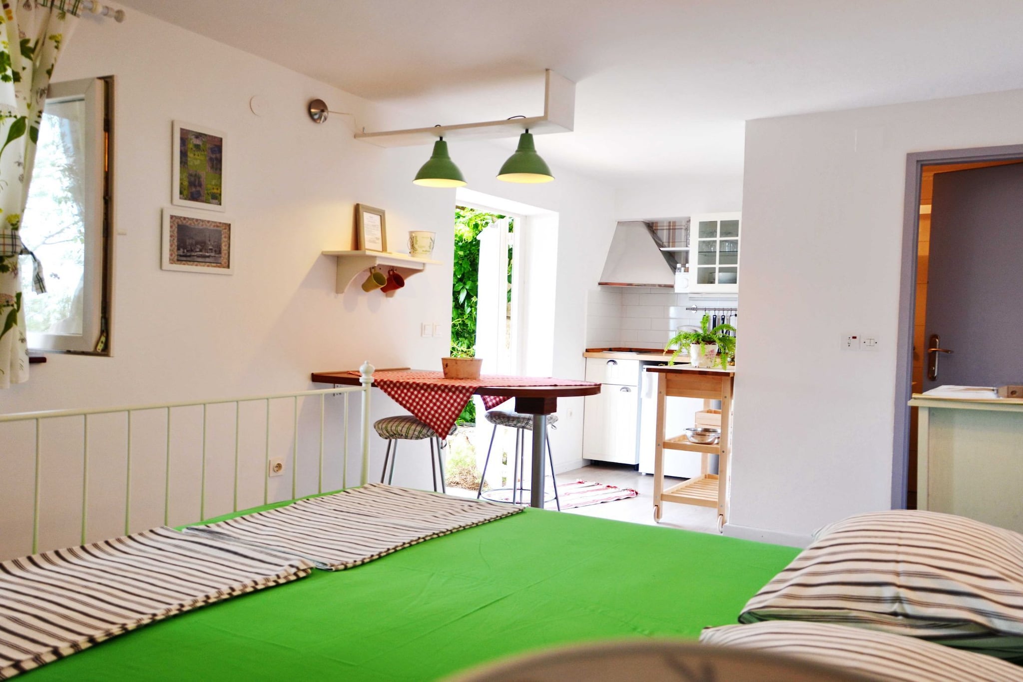 Blissful Bay Apartments Vrboska - Studio with Terrace (owner Ruzmarin)-Schlafzimmer