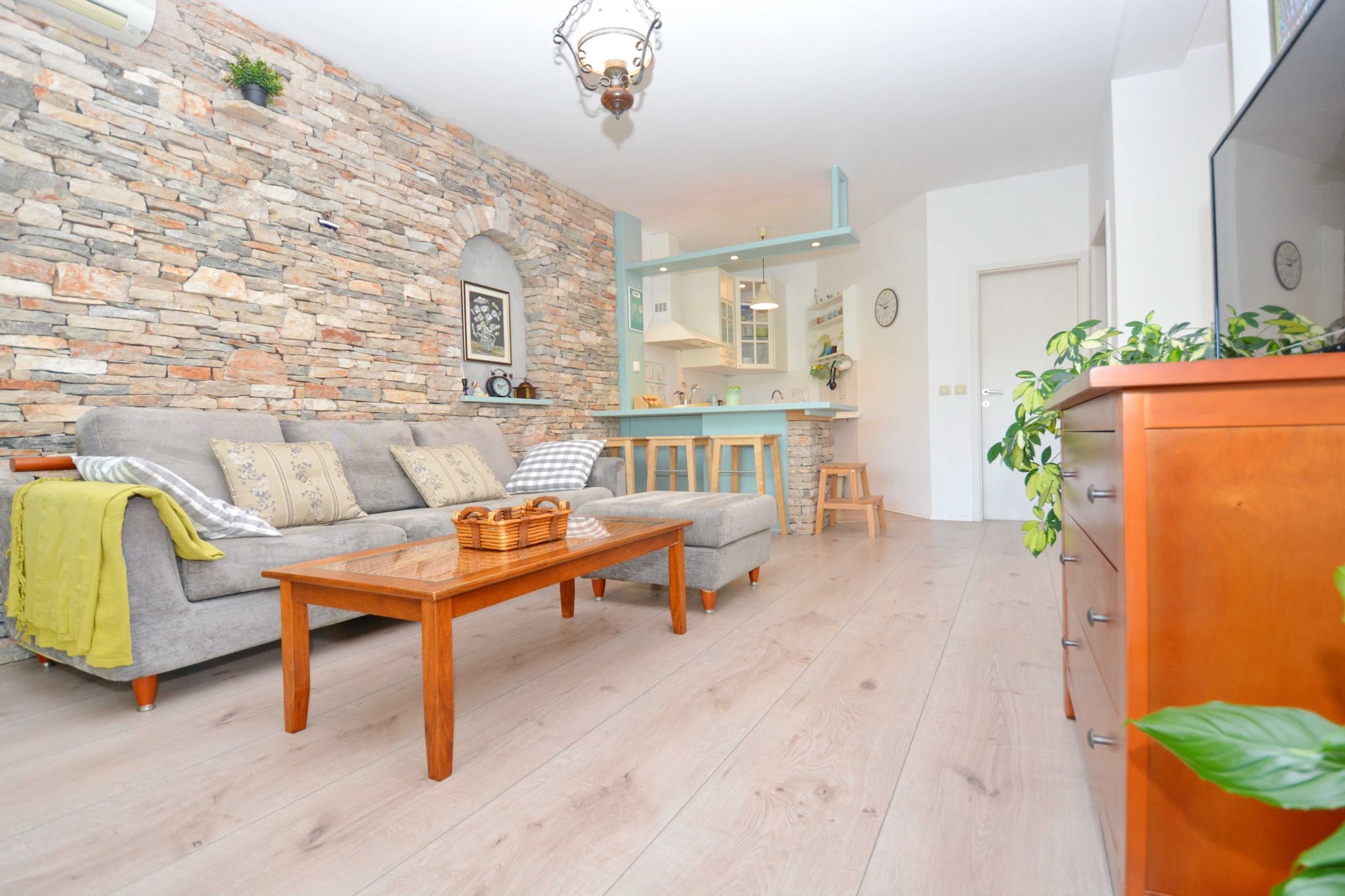Blissful Bay Apartments Vrboska - Two Bedroom Apartment with Terrace (owner Kadulja)-Wohnzimmer