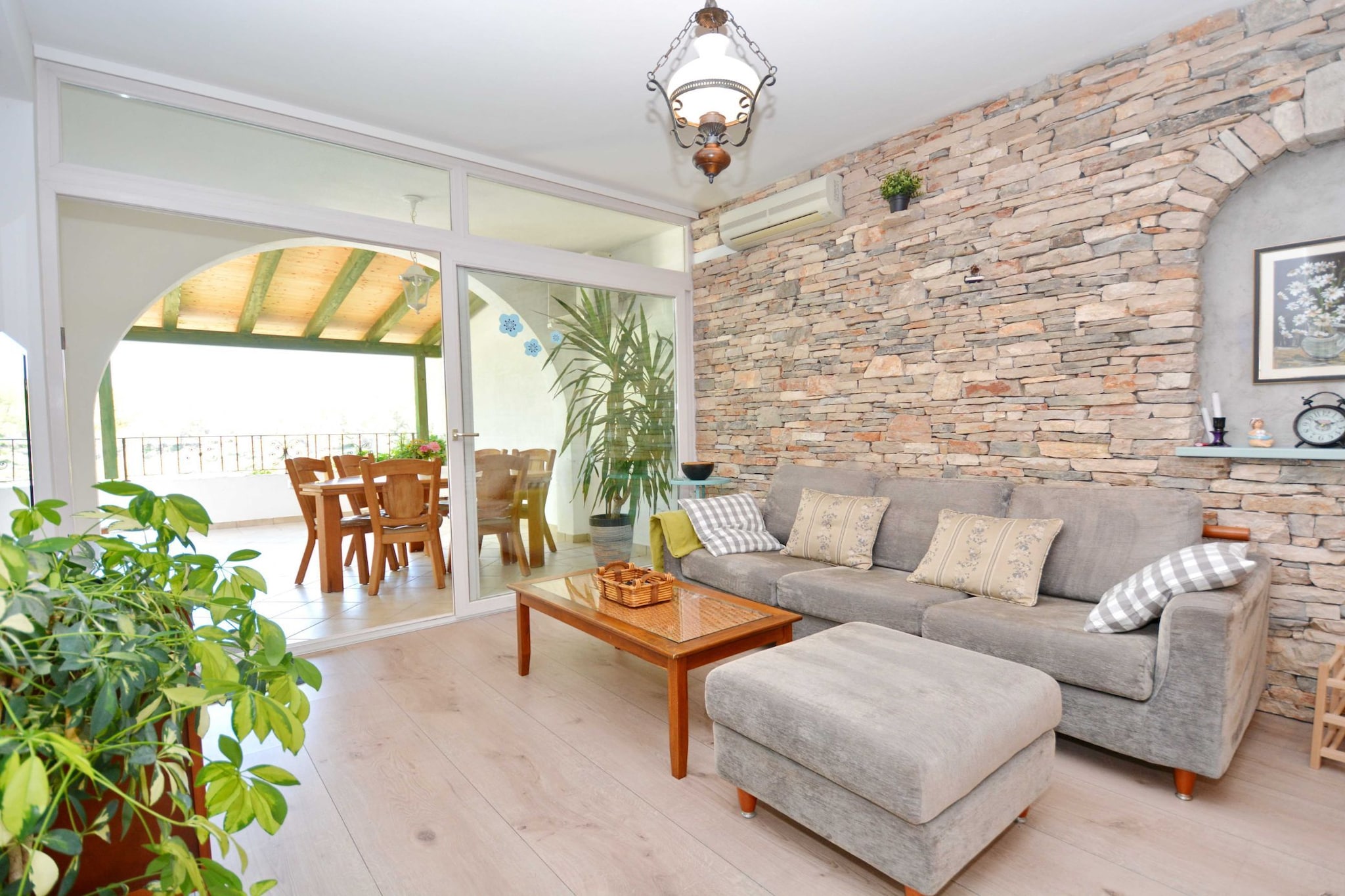 Blissful Bay Apartments Vrboska - Two Bedroom Apartment with Terrace (owner Kadulja)-Wohnzimmer