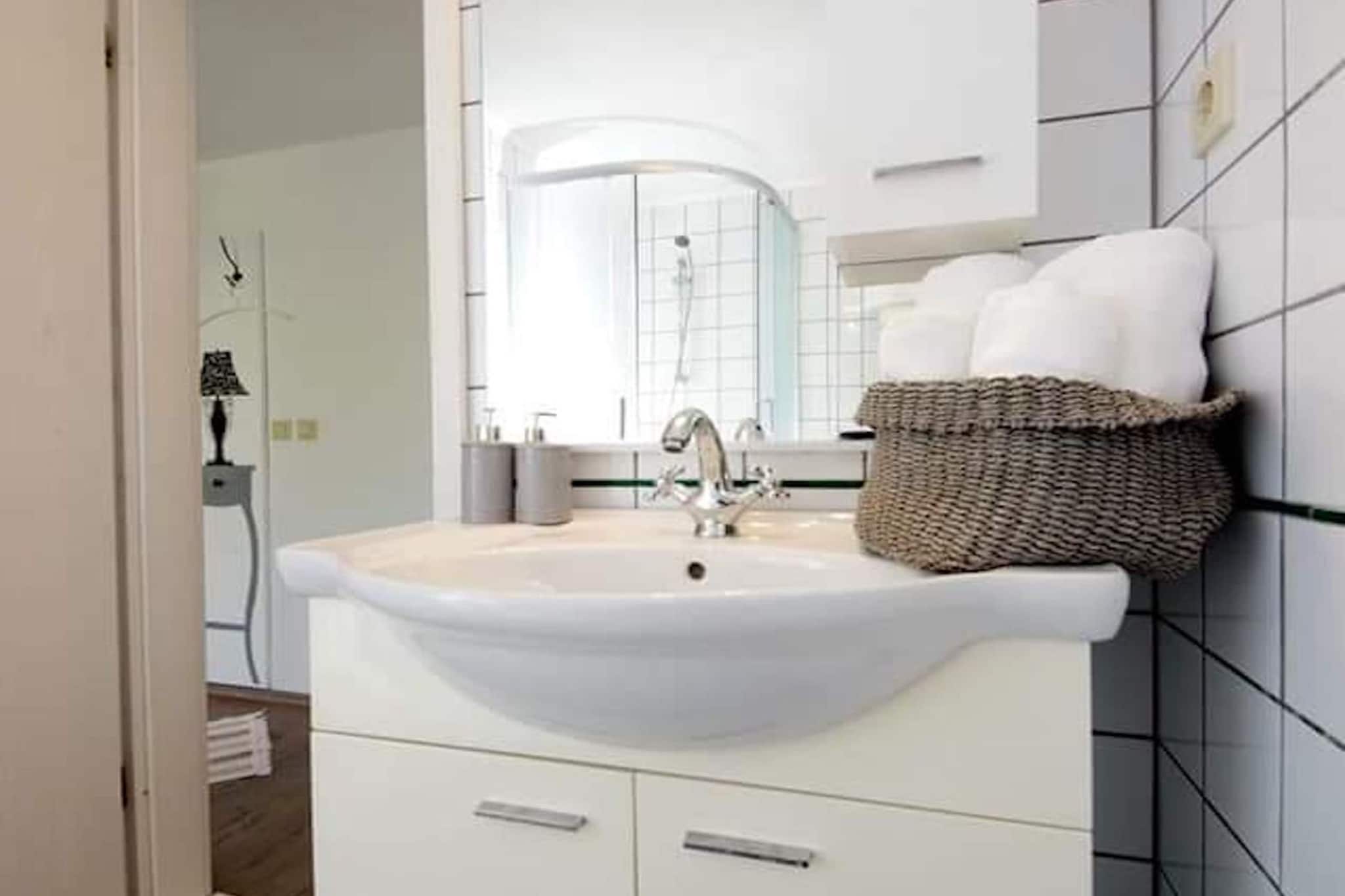 Blissful Bay Apartments Vrboska - One Bedroom Apartment with Balcony (owner Smokva)-Badkamer