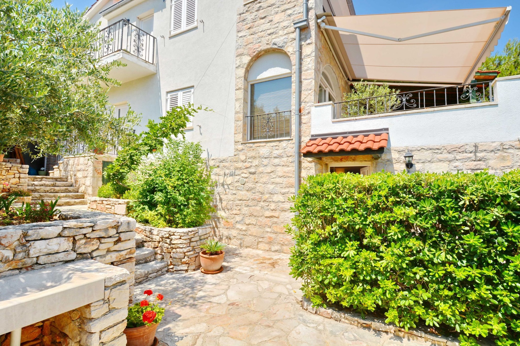 Blissful Bay Apartments Vrboska - One Bedroom Apartment with Terrace (owner Lovor)-Außenbereich
