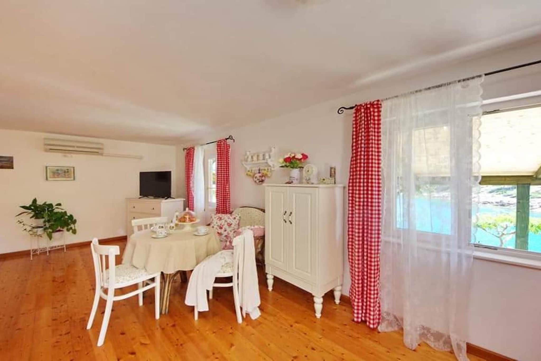 Blissful Bay Apartments Vrboska - One Bedroom Apartment with Terrace (owner Lovor)-Esszimmer