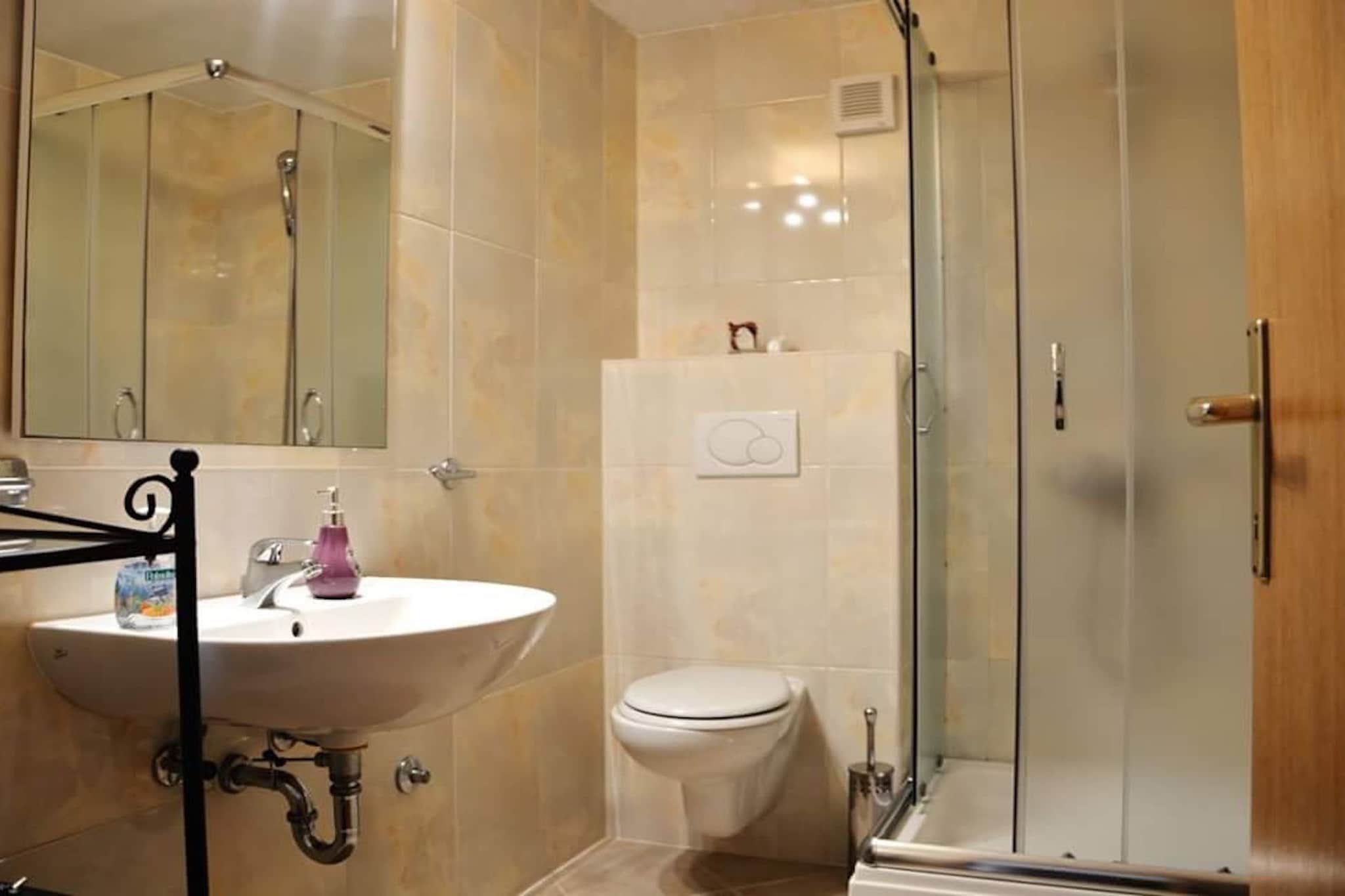 Blissful Bay Apartments Vrboska - One Bedroom Apartment with Terrace (owner Lovor)-Badezimmer