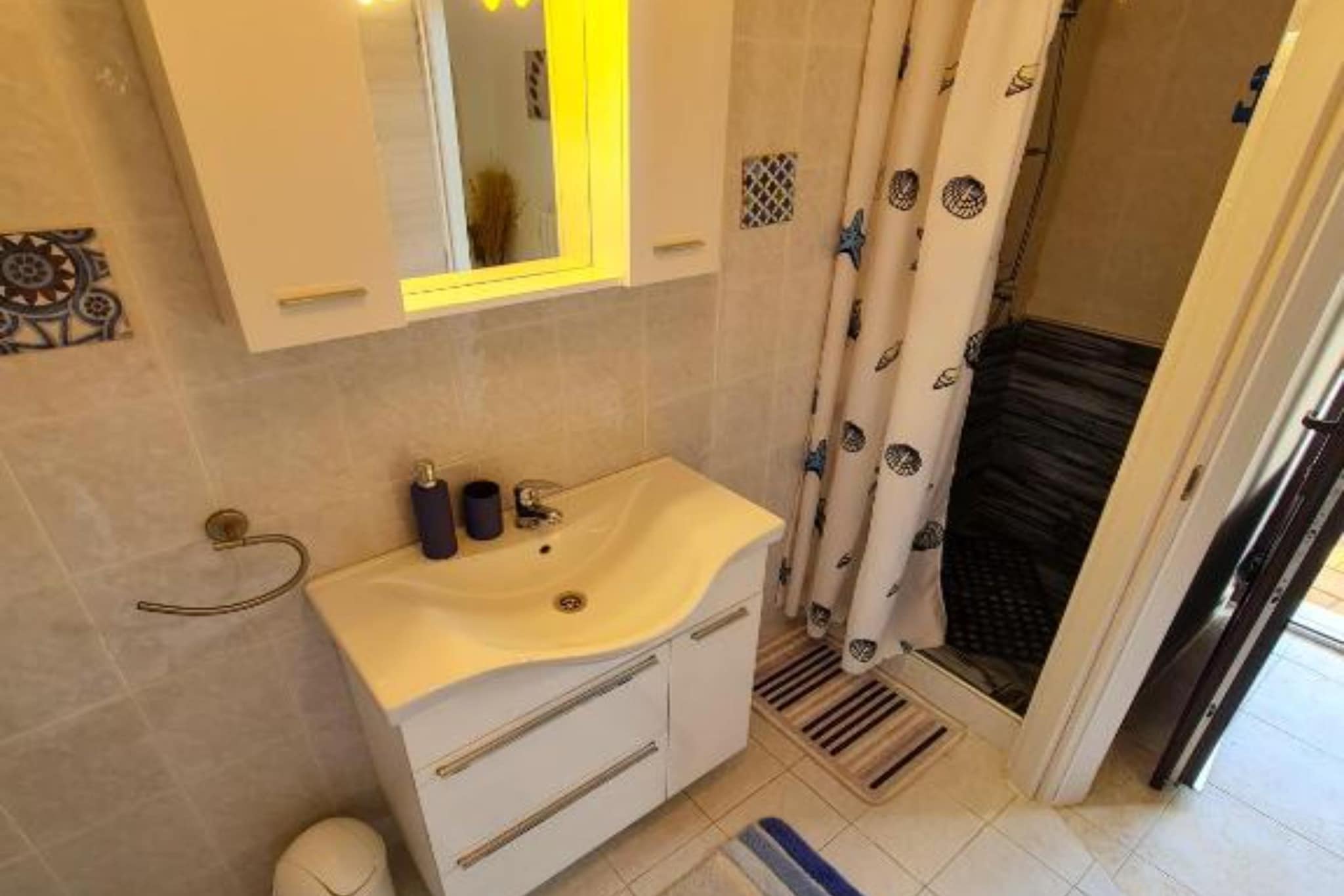 Apartments Marko - One Bedroom Apartment (Ground Floor)-Badezimmer
