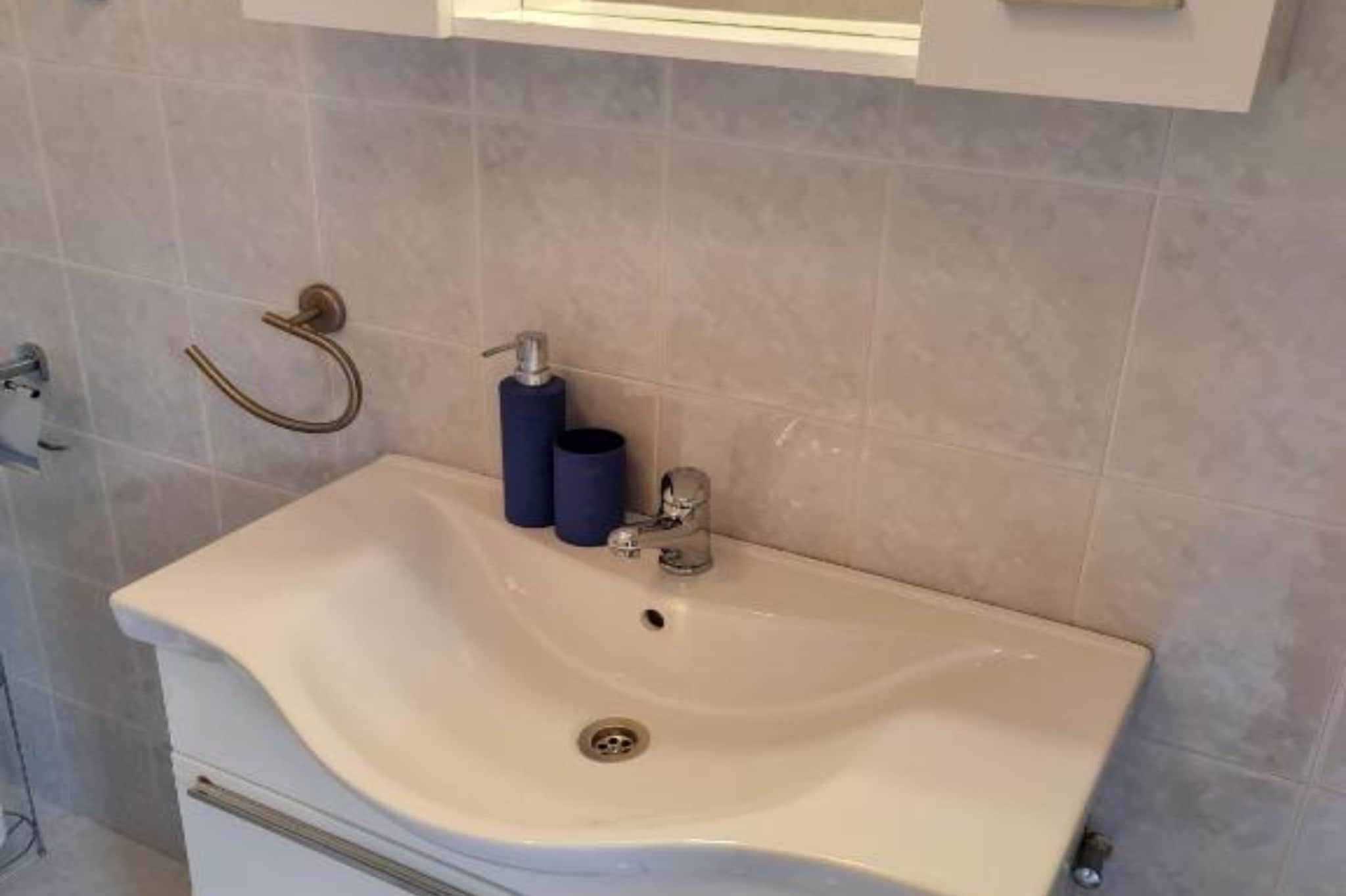 Apartments Marko - One Bedroom Apartment (Ground Floor)-Badezimmer